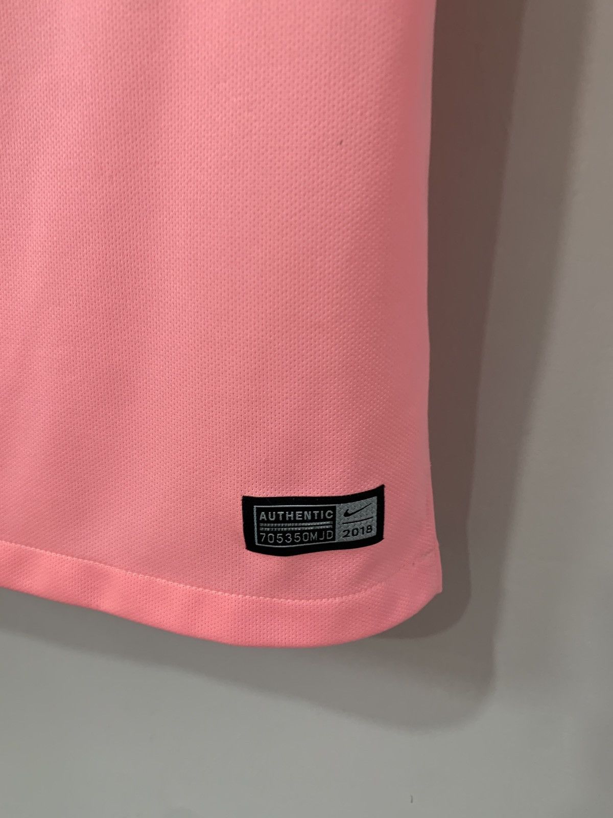 Nike Barcelona 2018 Third Football Shirt Nike Pink Soccer Jersey Size US S / EU 44-46 / 1 - 3 Thumbnail