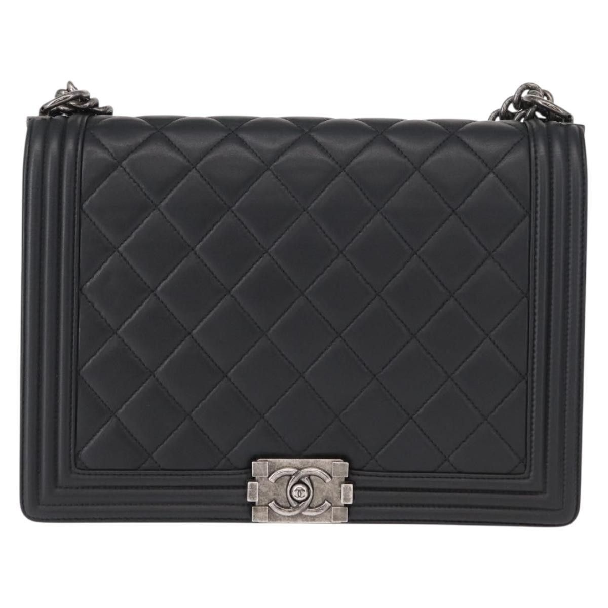 Chanel Chanel Boy Flap Bag Quilted Lambskin Size ONE SIZE - 1 Thumbnail
