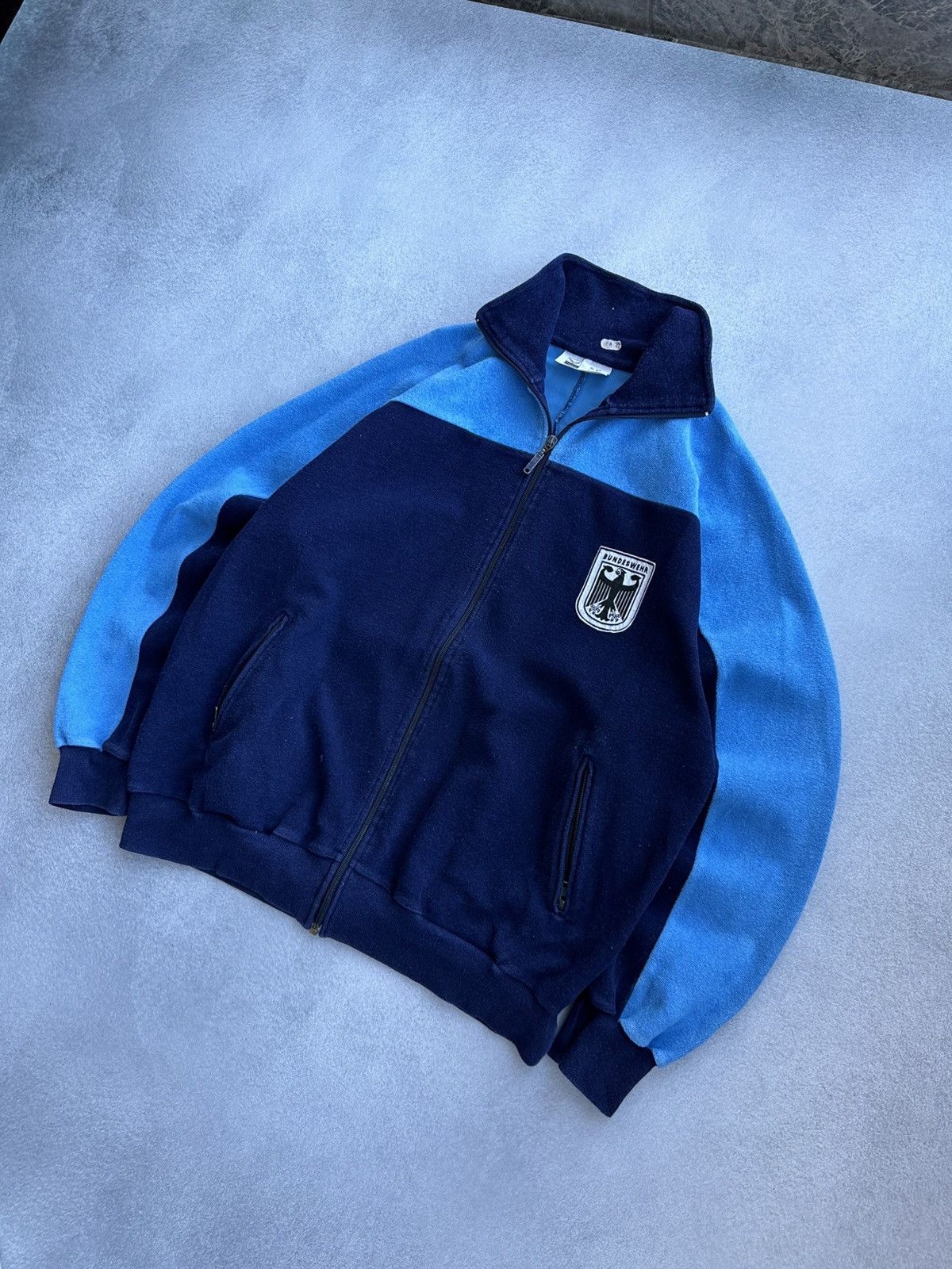 Vintage Vintage Trigema Bundeswehr Germany 90s Military Track Jacket Size US M / EU 48-50 / 2 - 4 Thumbnail