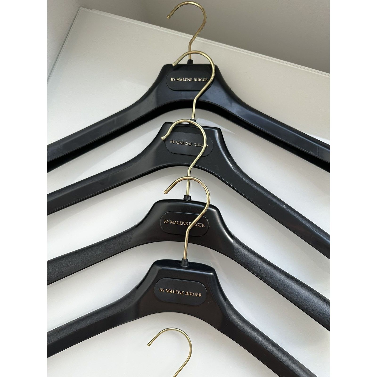 By Malene Birger By malene birger logo premium plastic black hangers Size ONE SIZE - 3 Thumbnail
