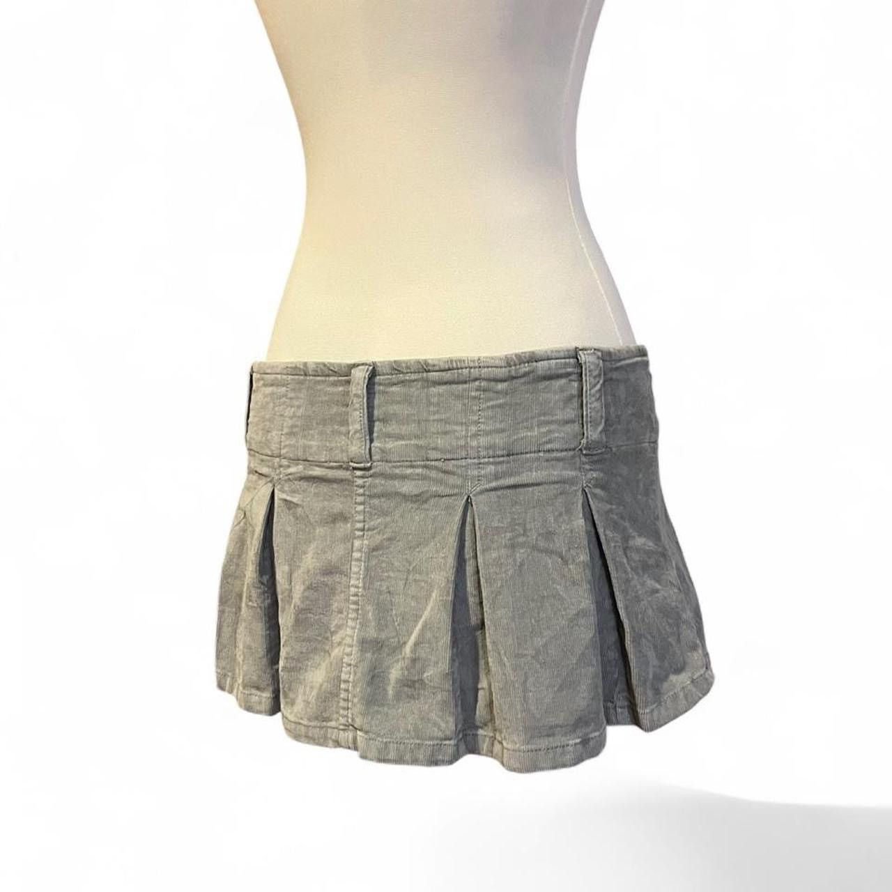 Free People Y2K Free People low waisted corduroy pleated mini skirt Size 25" / US 0 / IT 36 - 5 Thumbnail