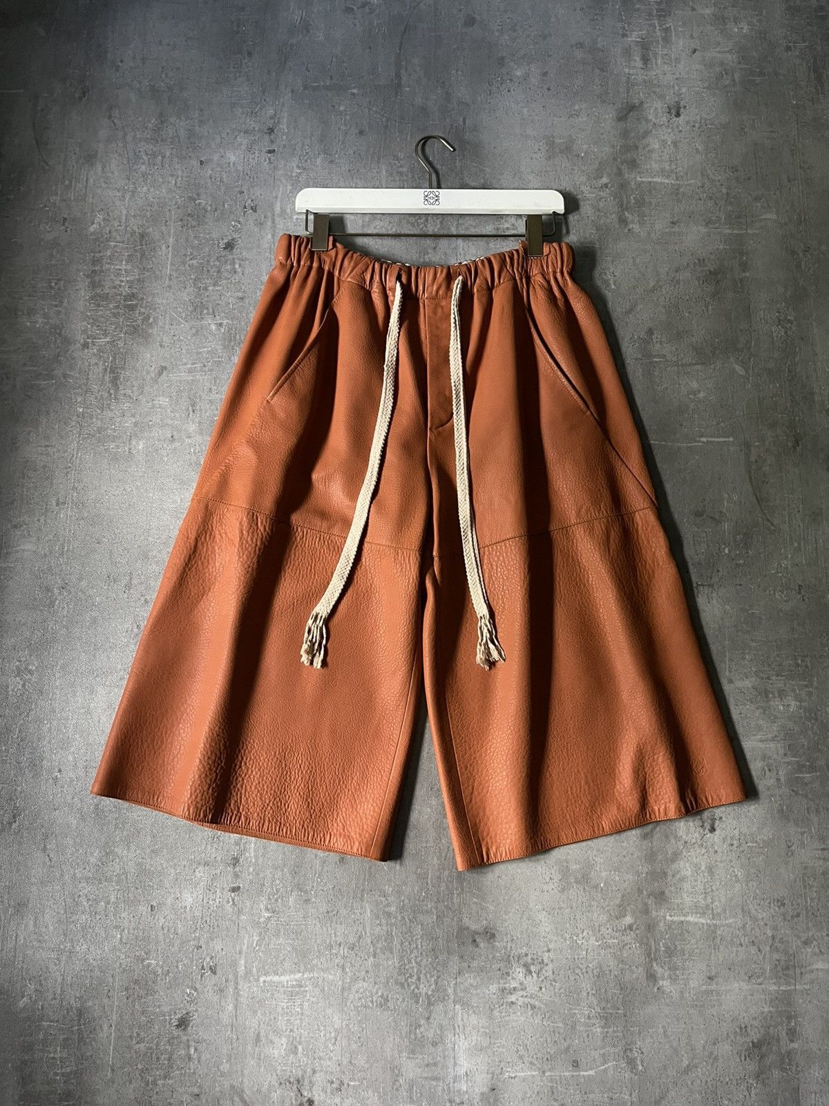 Loewe Loewe leather cropped pants orange rare Size US 30 / EU 46 - 1 Thumbnail
