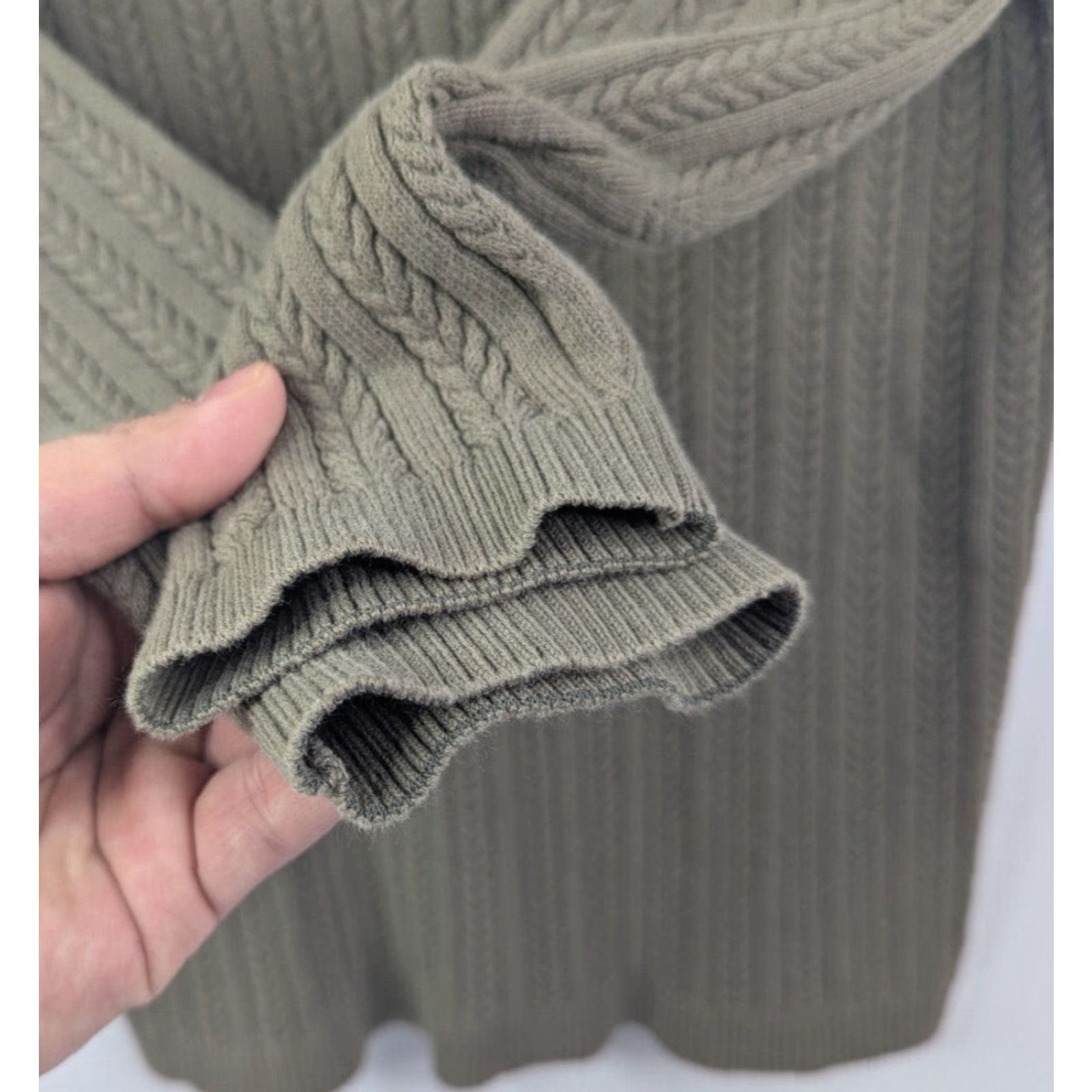 Eddie Bauer VINTAGE Eddie Bauer Women's Medium Green V Neck 3/4 Sleeve Cable Knit Sweater Size L / US 10 / IT 46 - 3 Thumbnail