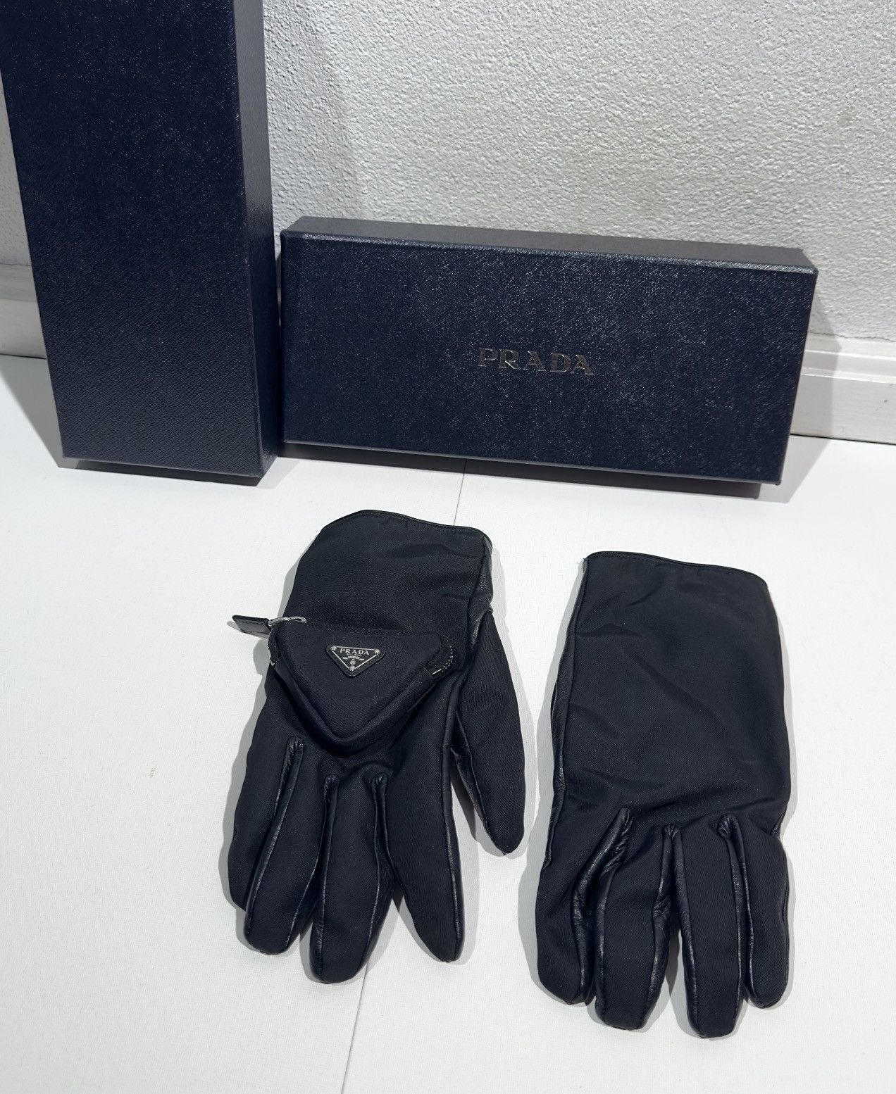Prada Prada Triangle Pouch Gloves Size ONE SIZE - 1 Thumbnail
