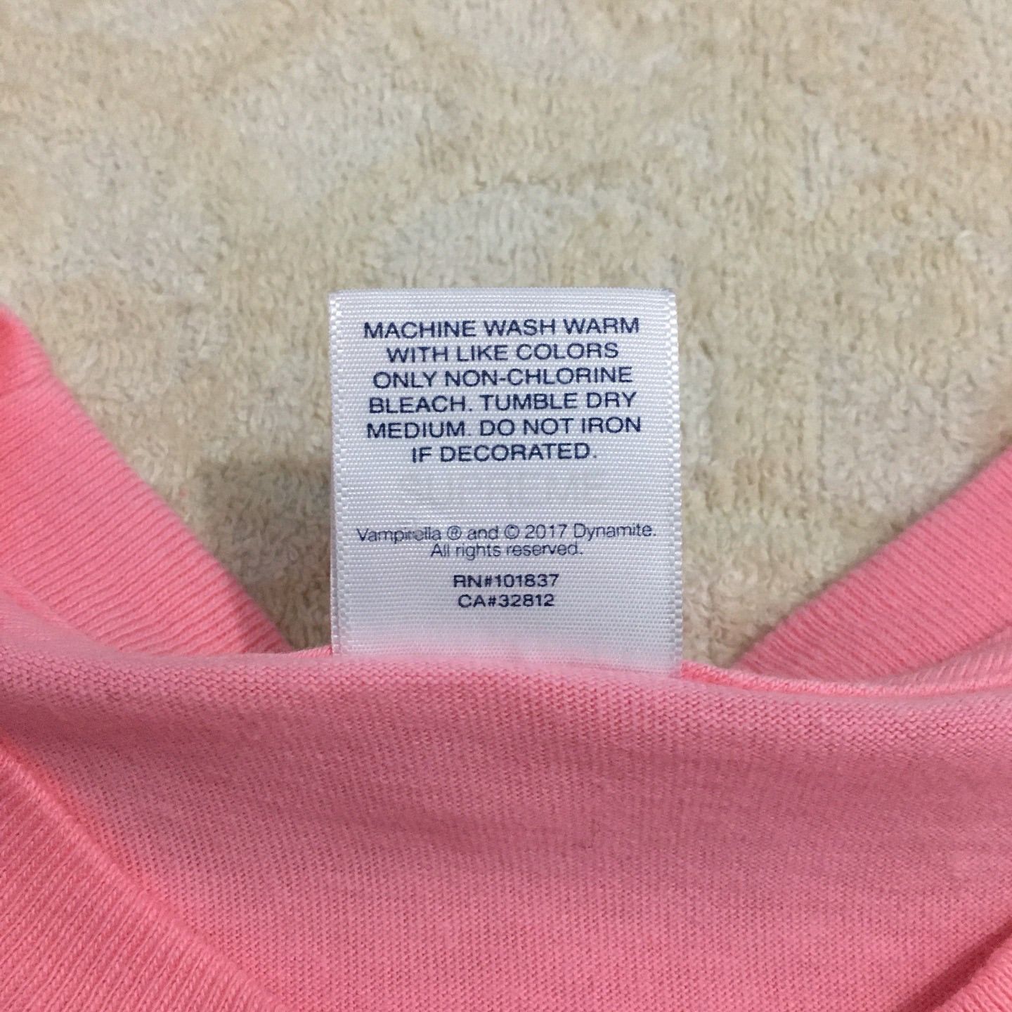 Supreme Supreme Vampirella SS17 Card Tee Bright Coral Size US M / EU 48-50 / 2 - 14 Thumbnail