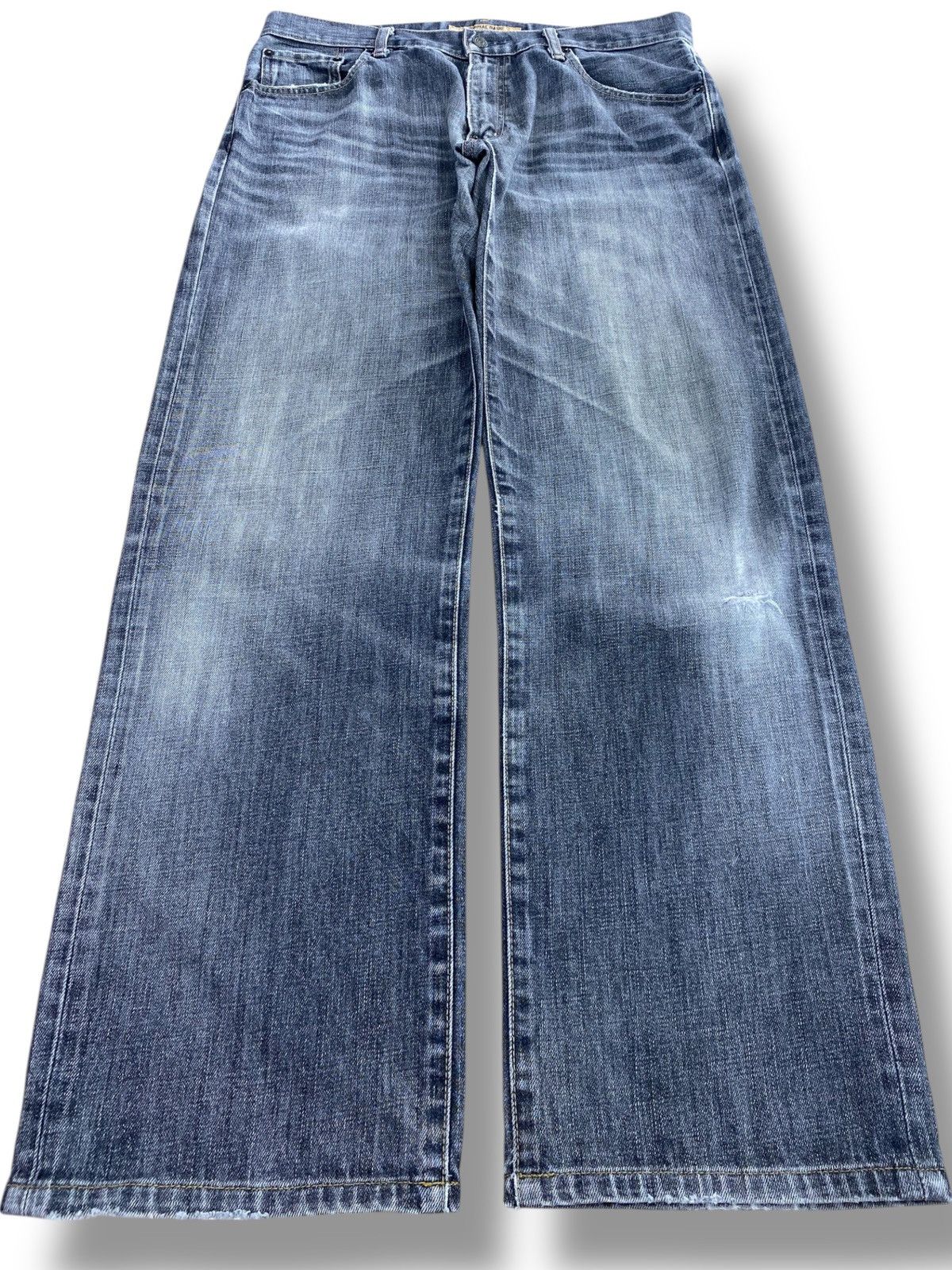 Uniqlo Uniqlo Whiskered Light Wash Fit Straight Leg Jeans Size US 34 / EU 50 - 1 Thumbnail