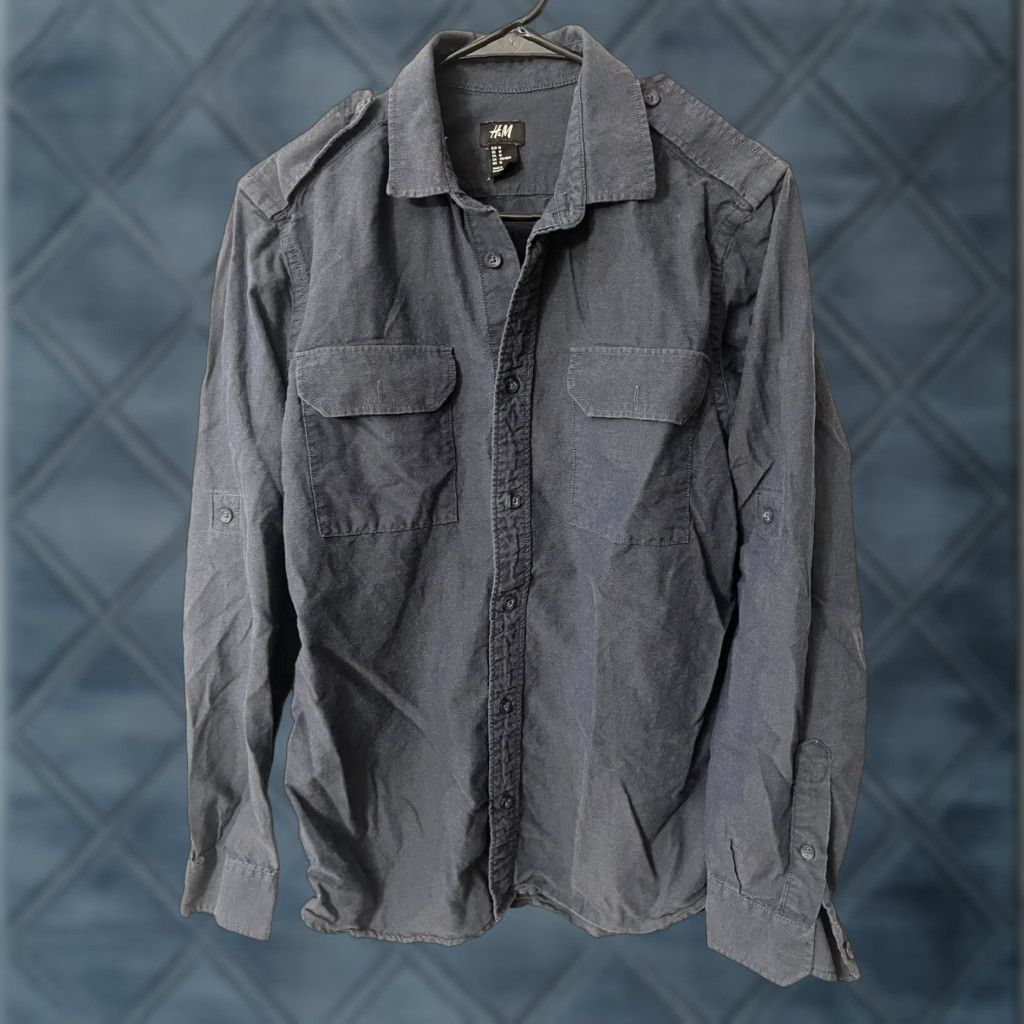 H&M VINTAGE? No — H&M Button-Down Dress Shirt Men’s Size M Blue Long Sleeve Business Casual Shirt Mens Medium Blue 100% Cotton Button-Up Preppy Pockets Size US M / EU 48-50 / 2 - 1 Thumbnail