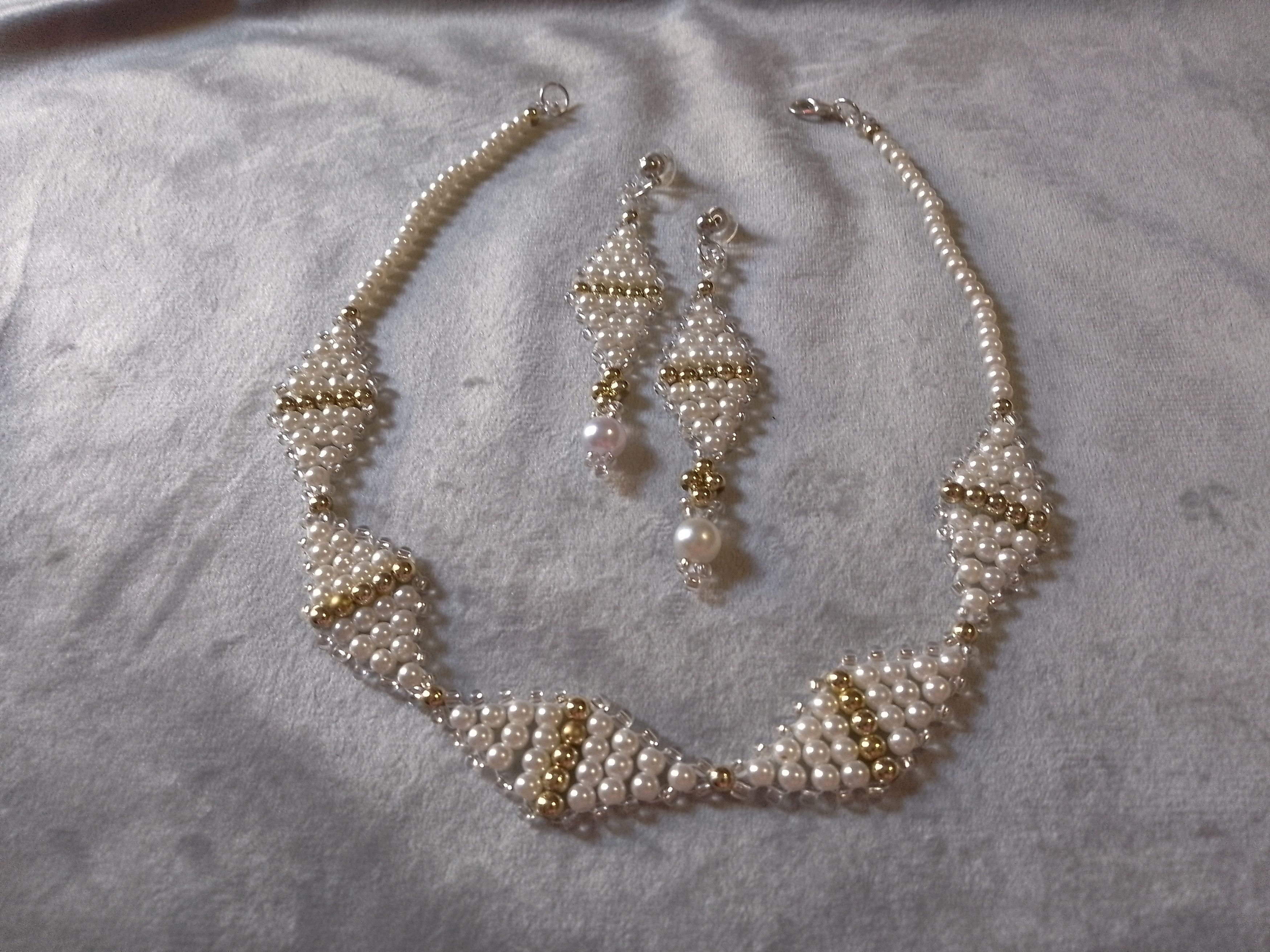 Handmade Necklace. Earrings Pearls White/Gold. Elegant Size ONE SIZE - 10 Thumbnail