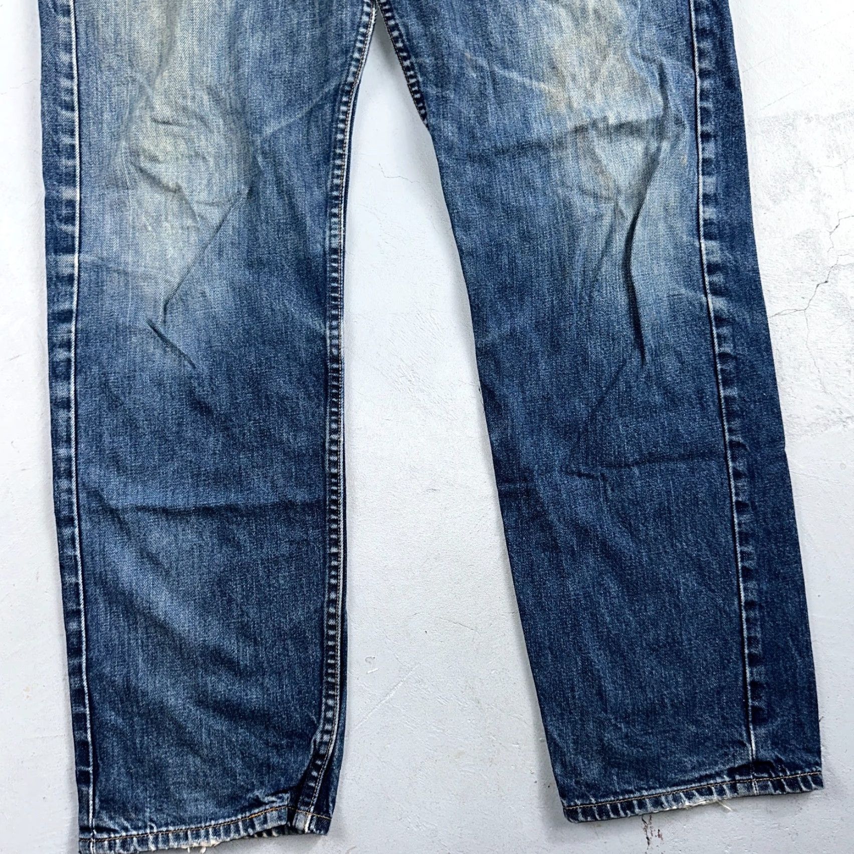 Levi's VINTAGE Levi's 501 Jeans Blue Mid Wash 38x34 Straight Leg Jeans Men 90s 501 Series Classic Comfort Denim Button Size US 38 / EU 54 - 3 Thumbnail