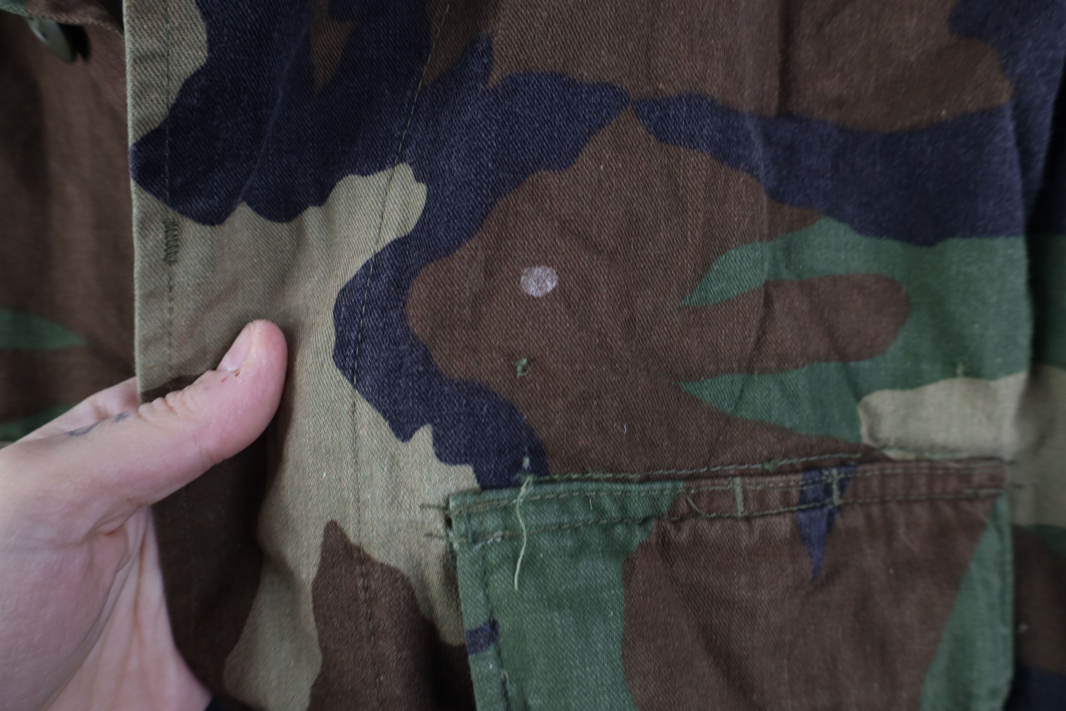 Vintage Vintage 80s USGI Woodland Camouflage Combat Coat Jacket USA Size US M / EU 48-50 / 2 - 5 Thumbnail