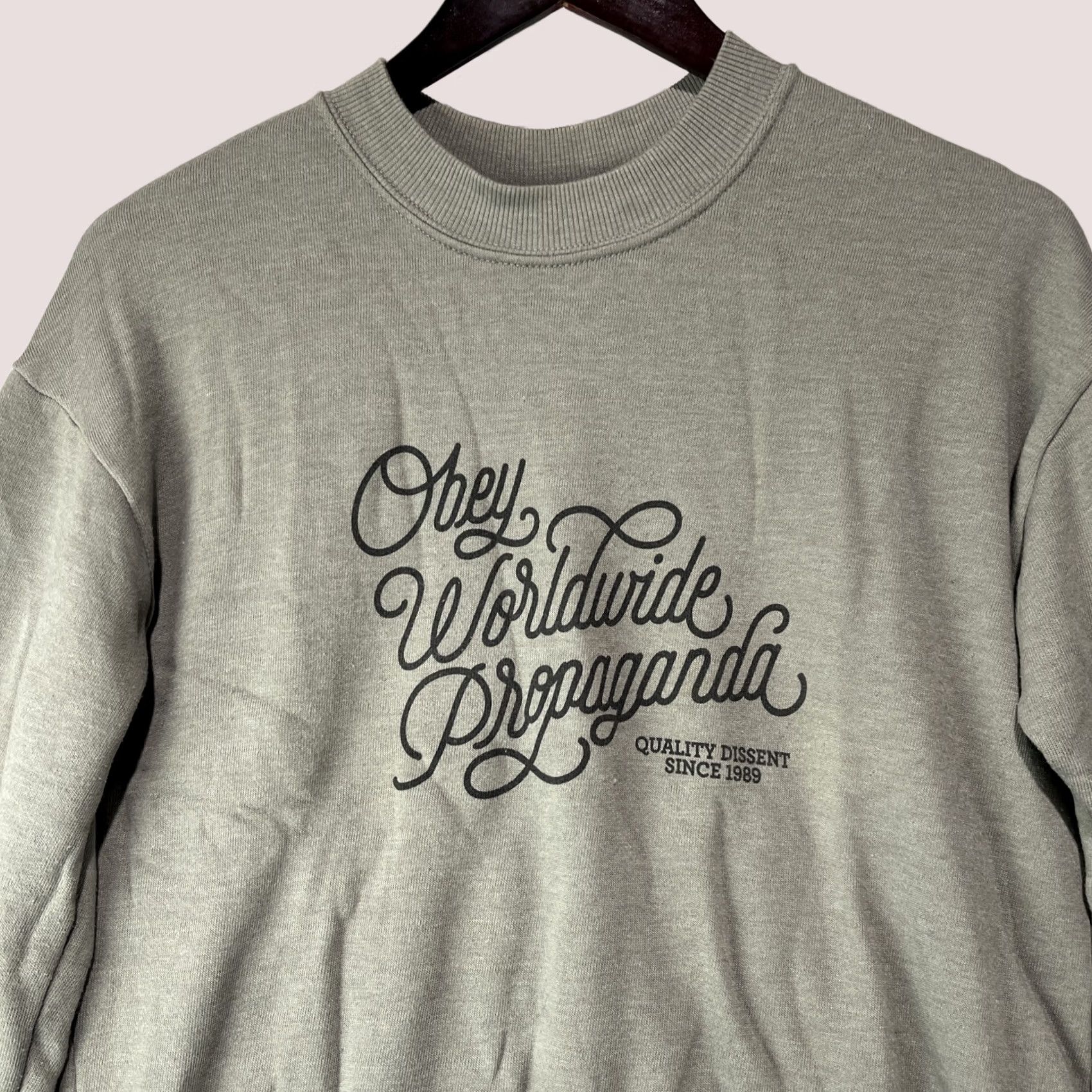 Obey OBEY Sweater Mens Small Worldwide Graphic Print Fleece Pullover Gray Crew Neck Regular Fit Christmas, College, Outdoor, 1990s Style Size US S / EU 44-46 / 1 - 1 Thumbnail
