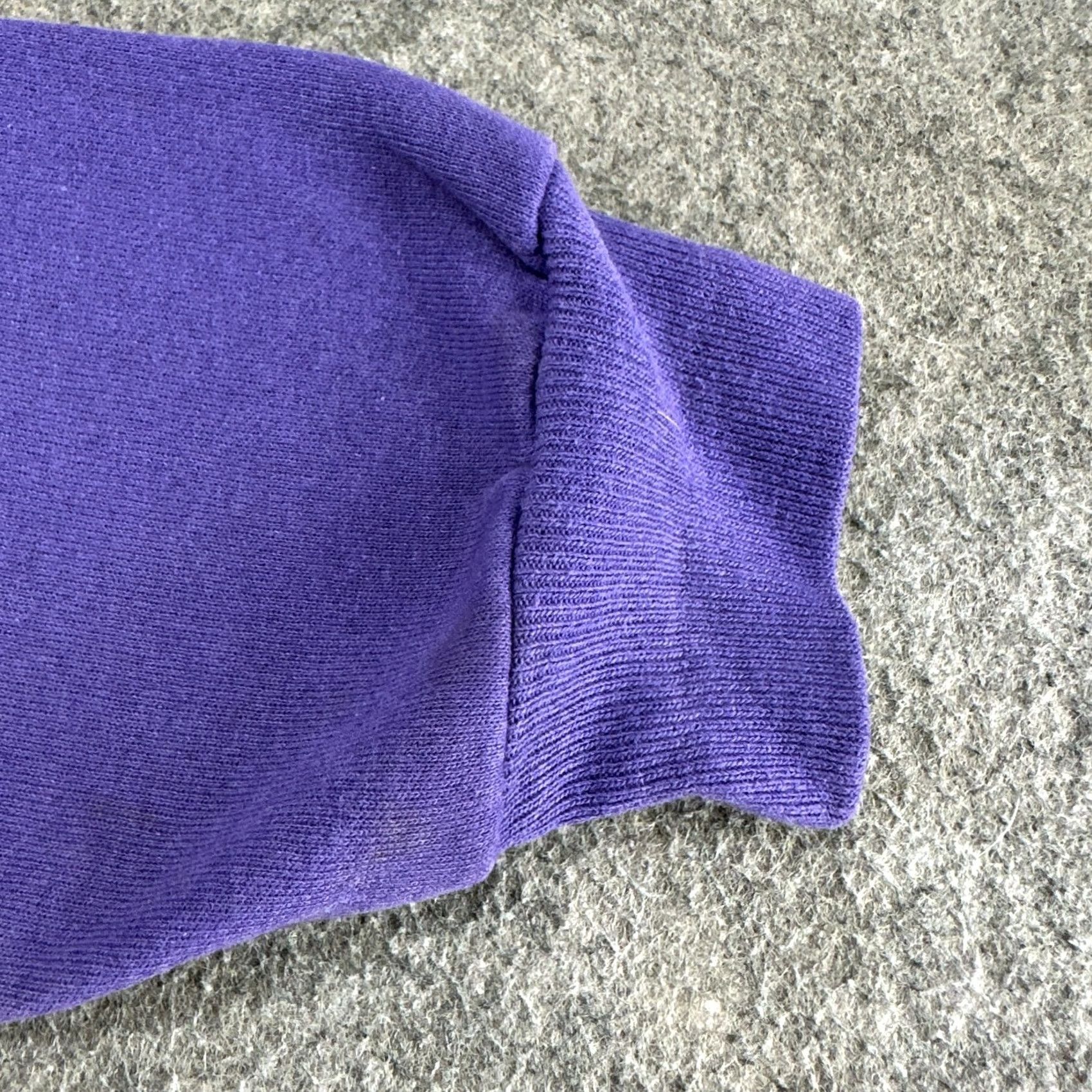 Musto VINTAGE Sweatshirt Mens L Purple Pullover Duck Graphic 90s USA FDA? Size US L / EU 52-54 / 3 - 6 Thumbnail