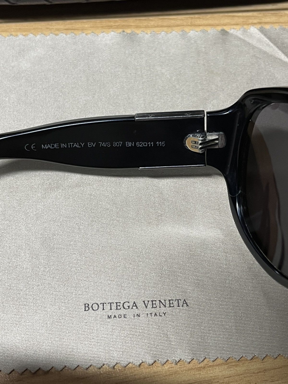Bottega Veneta Bottega Veneta Sunglasses Leather & Silver (Prada, Gucci) Size ONE SIZE - 8 Thumbnail