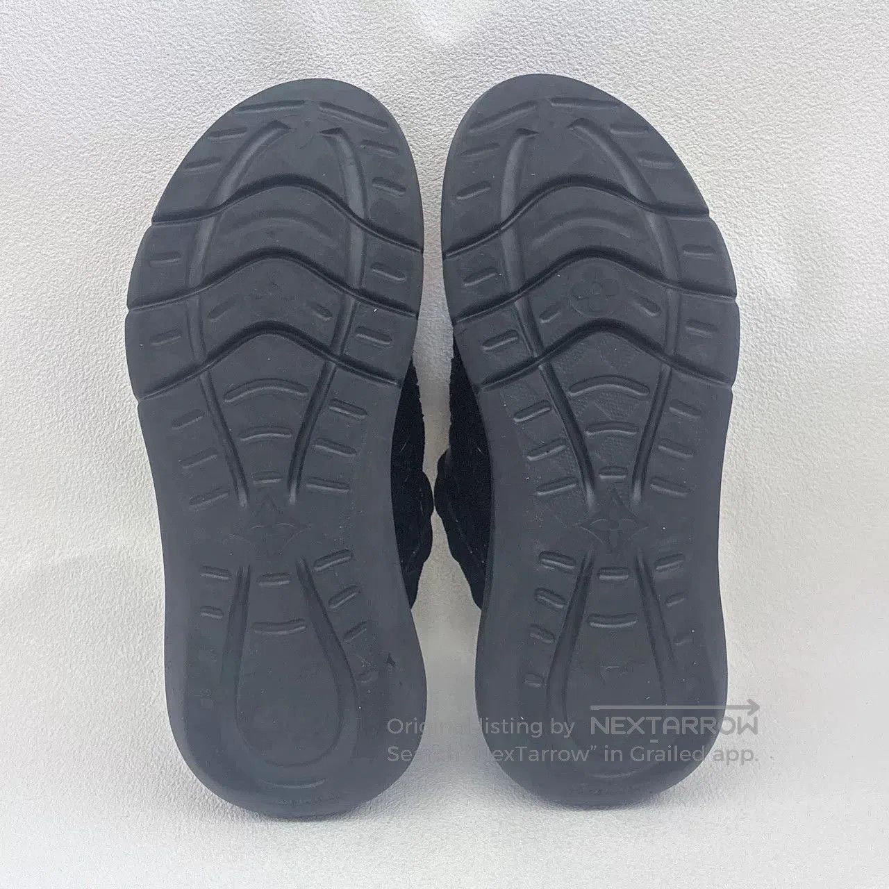 Louis Vuitton louis vuitton lv show up low. Size US 5 / EU 37 - 6 Thumbnail