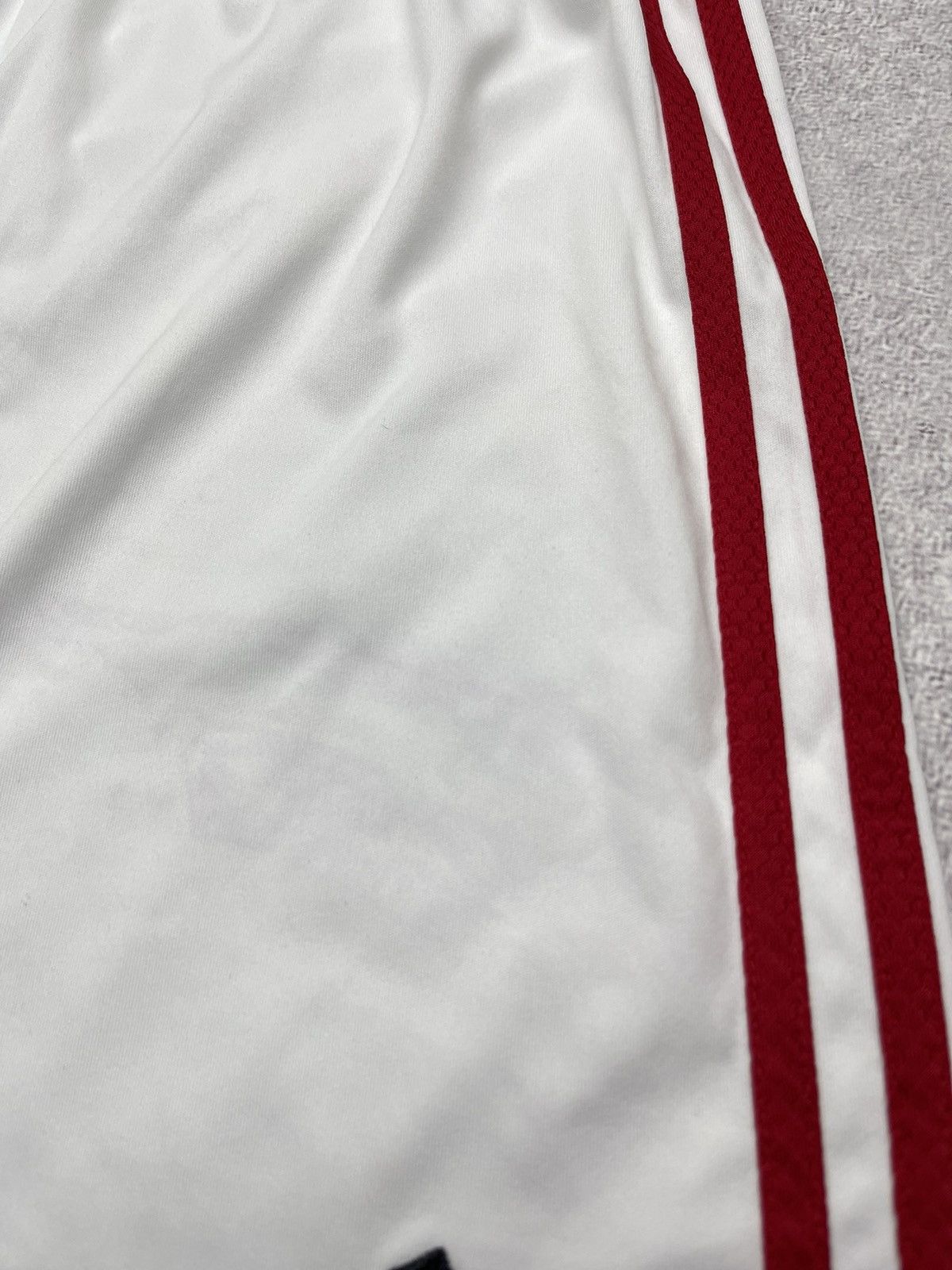 Adidas Mens Adidas Manchester United Football Shorts Jersey Soccer Size US 34 / EU 50 - 7 Thumbnail