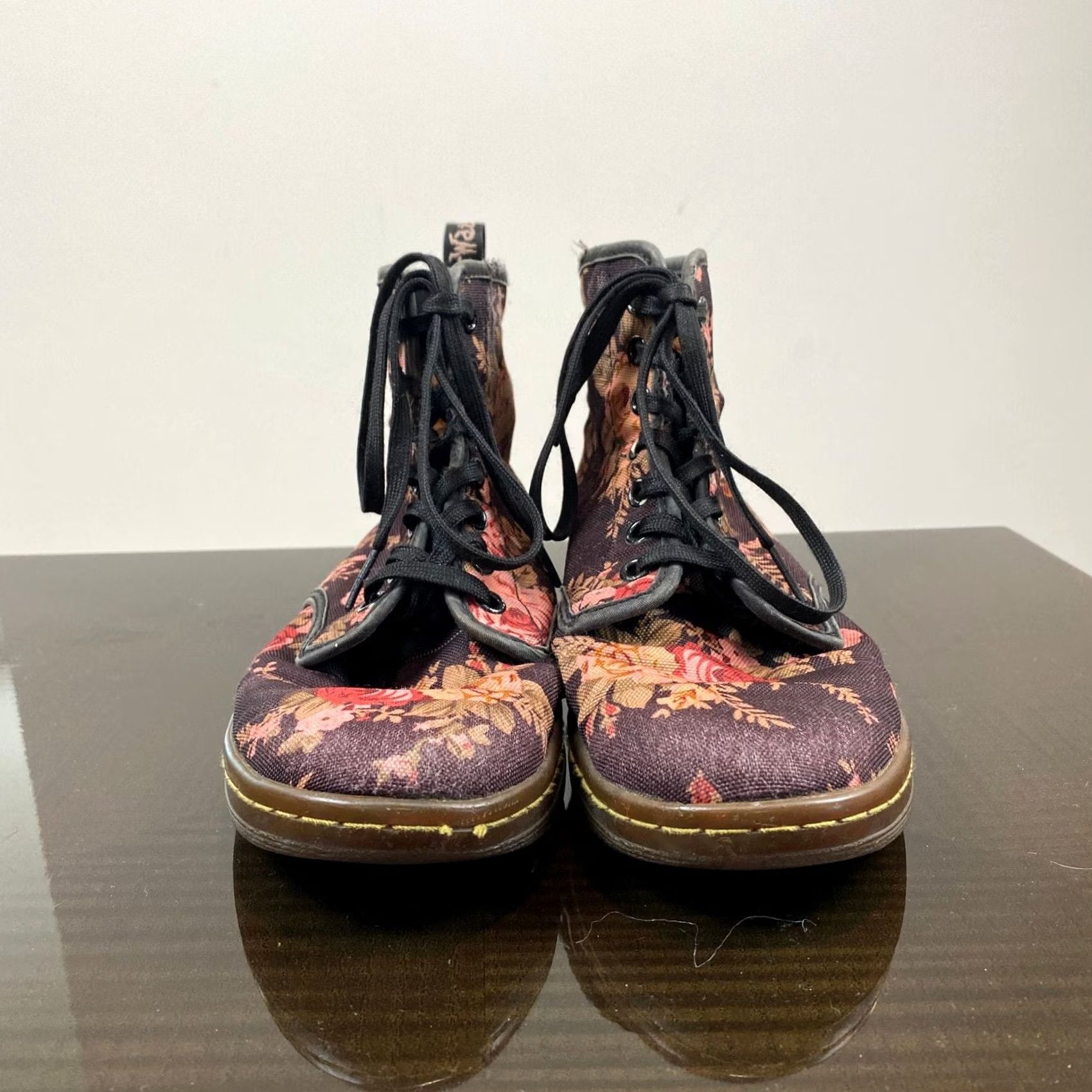 Dr. Martens Doc Martens Shoreditch Floral Victorian Canvas Combat Boots Women's 7 Size US 7 / IT 37 - 2 Thumbnail