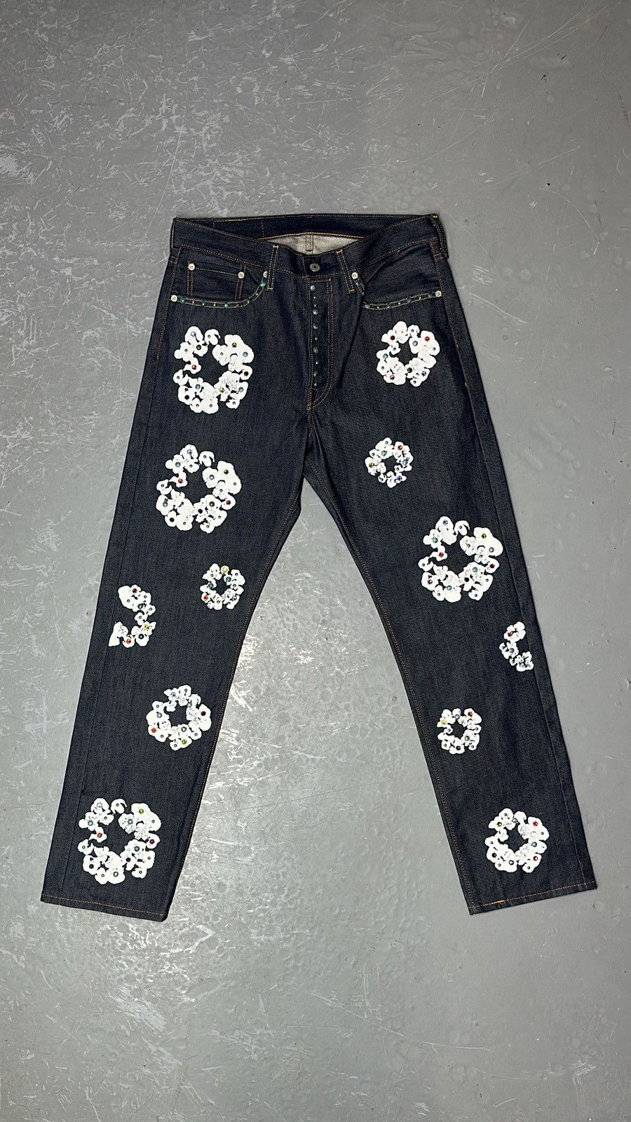 DENIM TEARS Denim Tears Cotton Wreath Rhinestone Selvedge Jeans Size US 33 - 1 Thumbnail