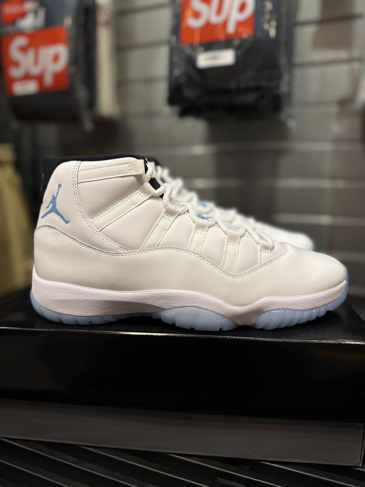 Jordan Brand Size 11 - Men Air Jordan 11 Retro 2024 Legend Blue Columbia Size US 11 / EU 44 - 1 Thumbnail