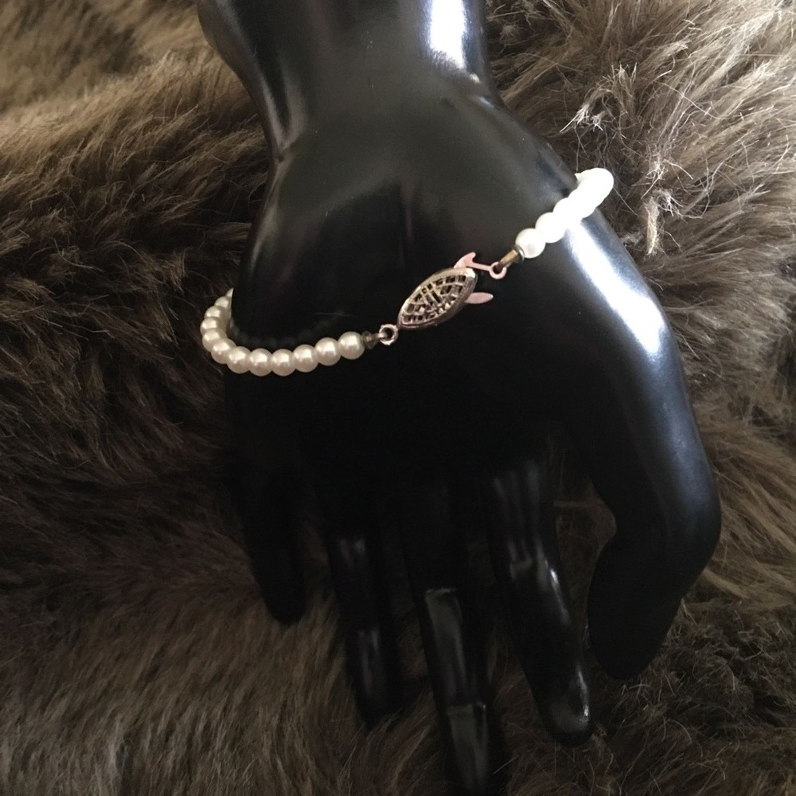Vintage Vintage petite pearl silver tone clasp bracelet Size ONE SIZE - 3 Thumbnail