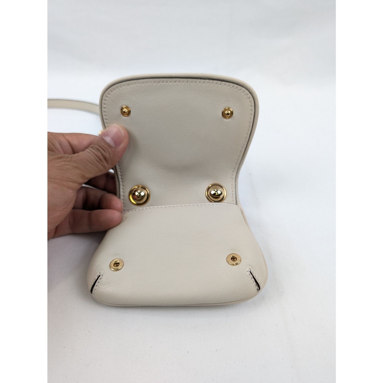 Gucci o1rshd1 Size: OS / C.Case W/Strap Bag in Beige Size ONE SIZE - 3 Thumbnail