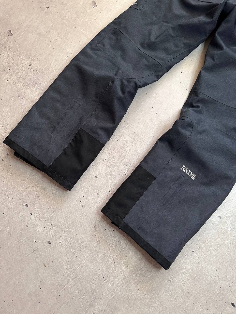 Peak Performance Peak Performance Gore-Tex Women Ski Pants Black Size S Size 32" / US 10 / IT 46 - 12 Thumbnail