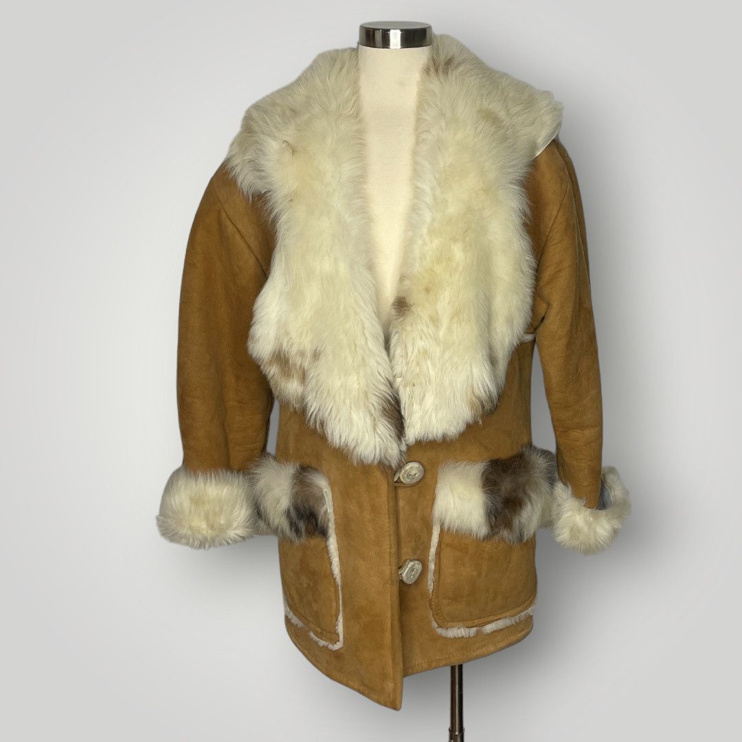 image of Vintage Overland Sheepskin Split Pelt Collar Antler in Brown, Women's (Size Large)