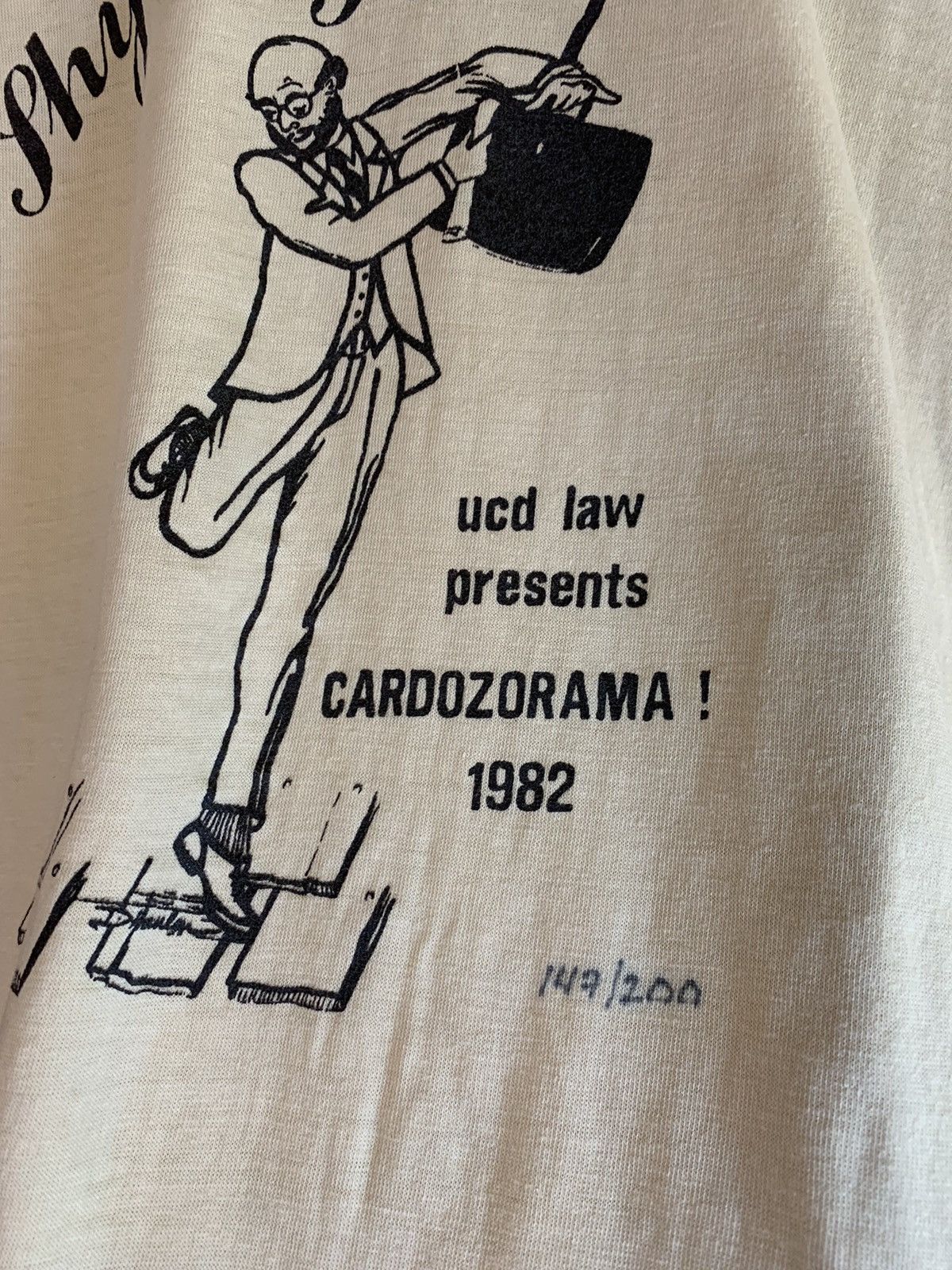 Vintage RARE* Vintage 1982 Shyster On The Roof UCD Law College Shirt Size US L / EU 52-54 / 3 - 3 Thumbnail