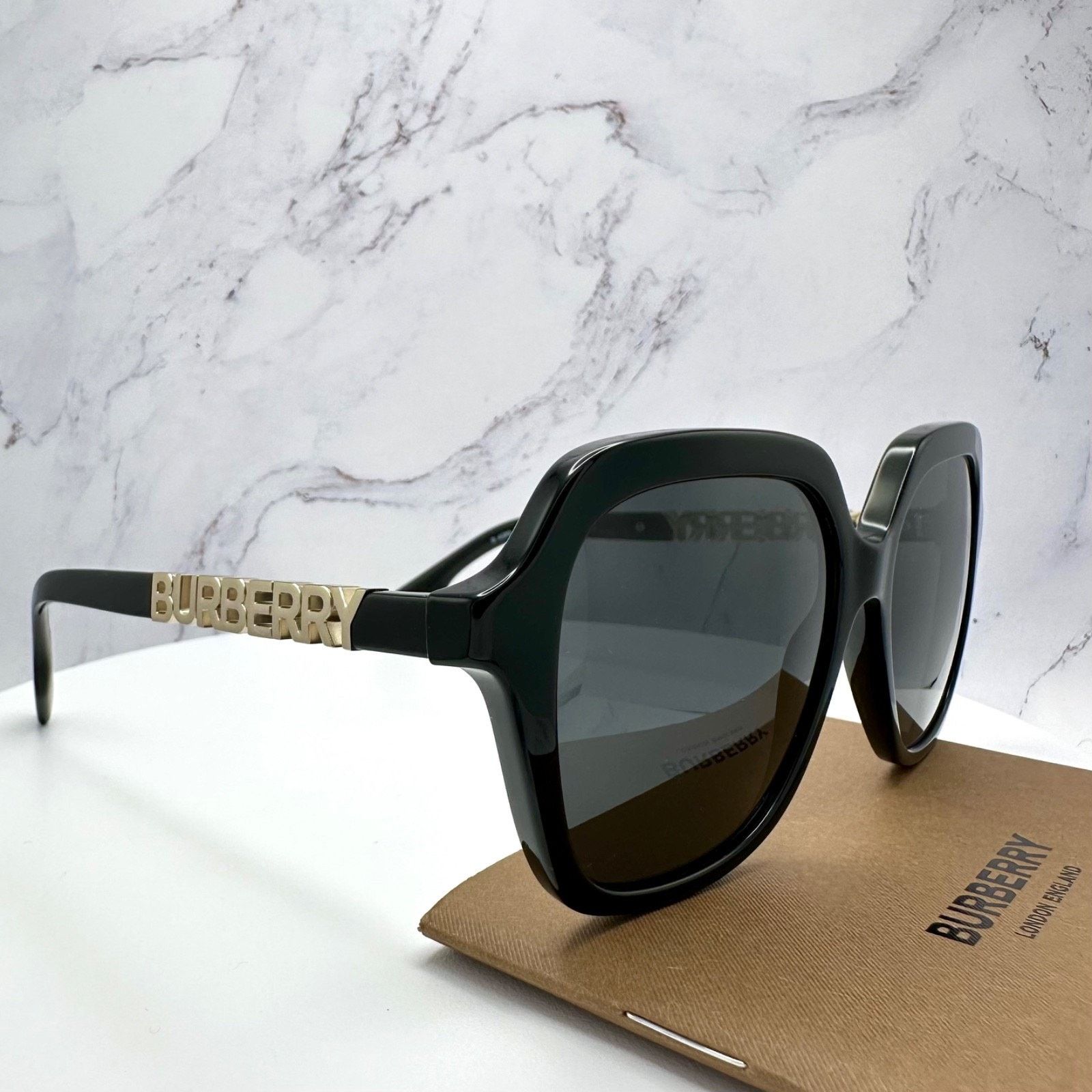 Burberry New Burberry Sunglasses Black Square Gold Metal BURBERRY Size ONE SIZE - 3 Thumbnail