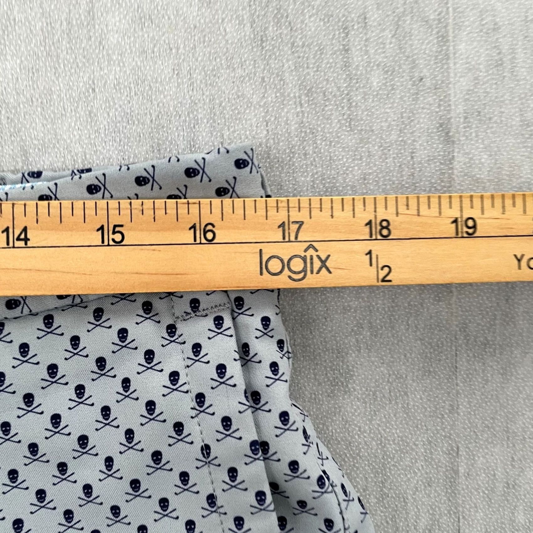 Peter Millar Peter Millar Shorts Adult 33 Gray Carrboro Short Skull Print Performance Golf Pants Size US 33 - 7 Thumbnail
