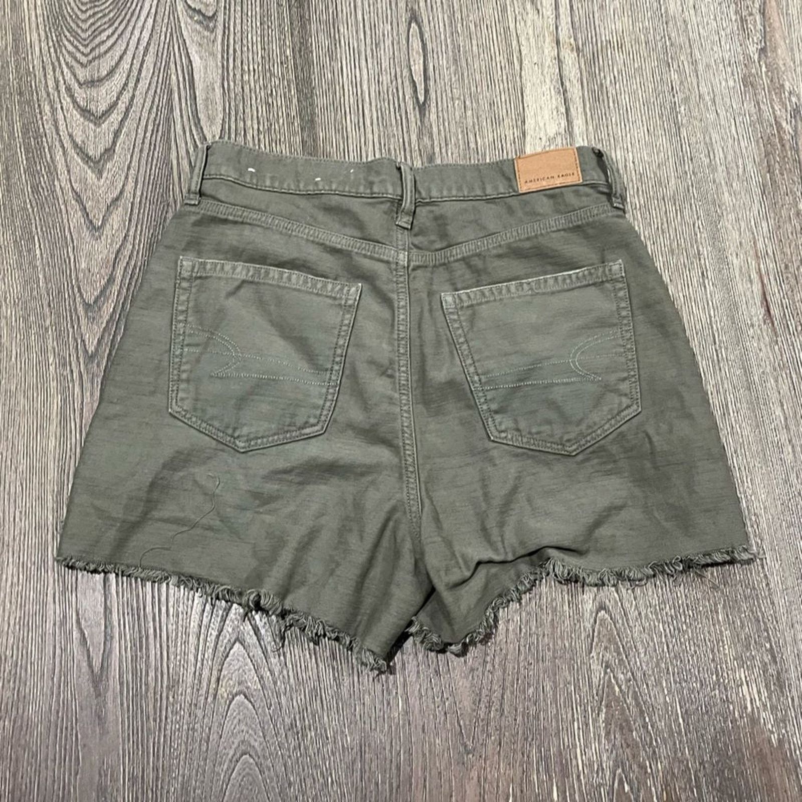 American Eagle Outfitters American Eagle Highest Rise Mom Shorts Distressed Raw Size 27" / US 4 / IT 40 - 8 Thumbnail