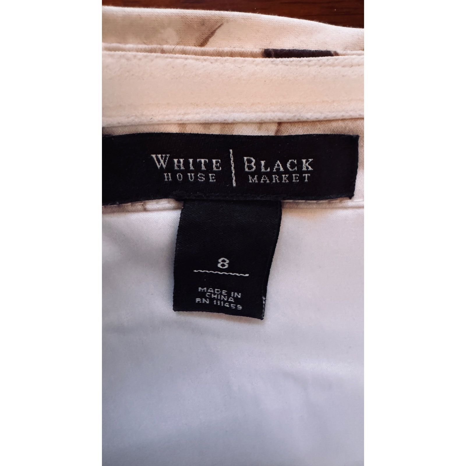 White House Black Market WHBM Floral Pleated Surplice Top US 8 EUC Size M / US 6-8 / IT 42-44 - 8 Thumbnail