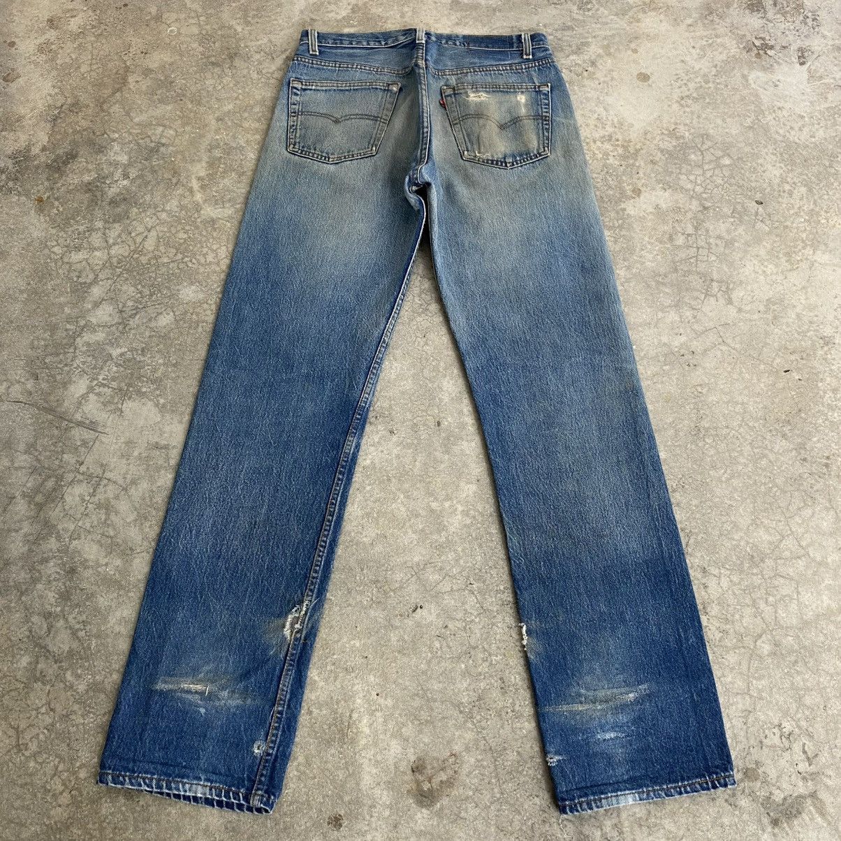 Levi's Vintage 90’s Levis 501 Faded Blue Distressed Denim Jeans Size US 32 / EU 48 - 9 Thumbnail