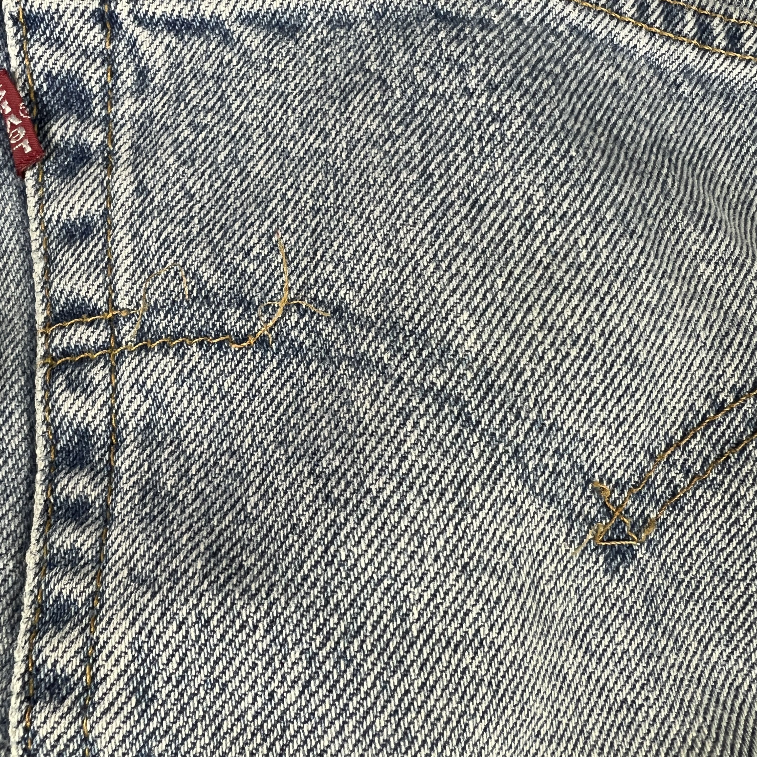 Levi's × Vintage Y2K Levi's Jeans 560 Loose Tapered Light Blue Faded Denim Size US 38 / EU 54 - 5 Thumbnail