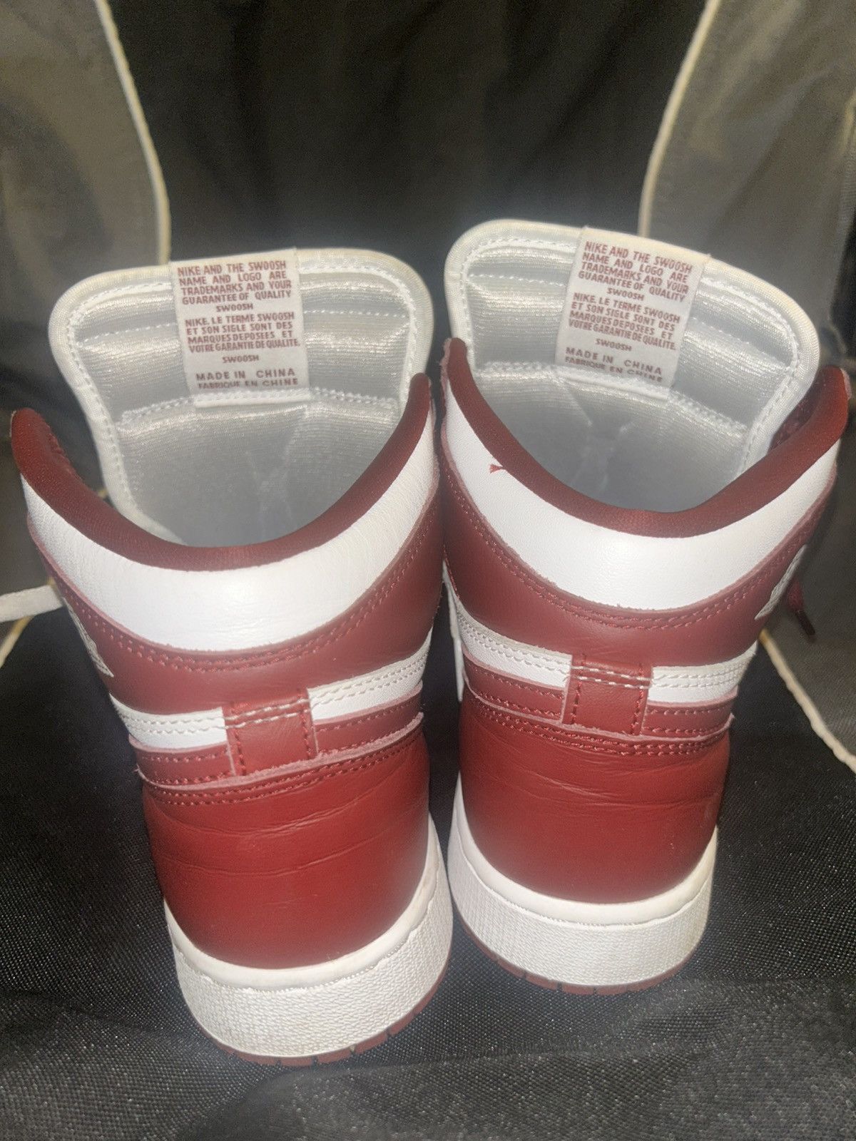 Jordan Brand Nike Men's Air Jordan 1 Retro High OG Shoes - White / Red Size US 7 / EU 40 - 4 Thumbnail