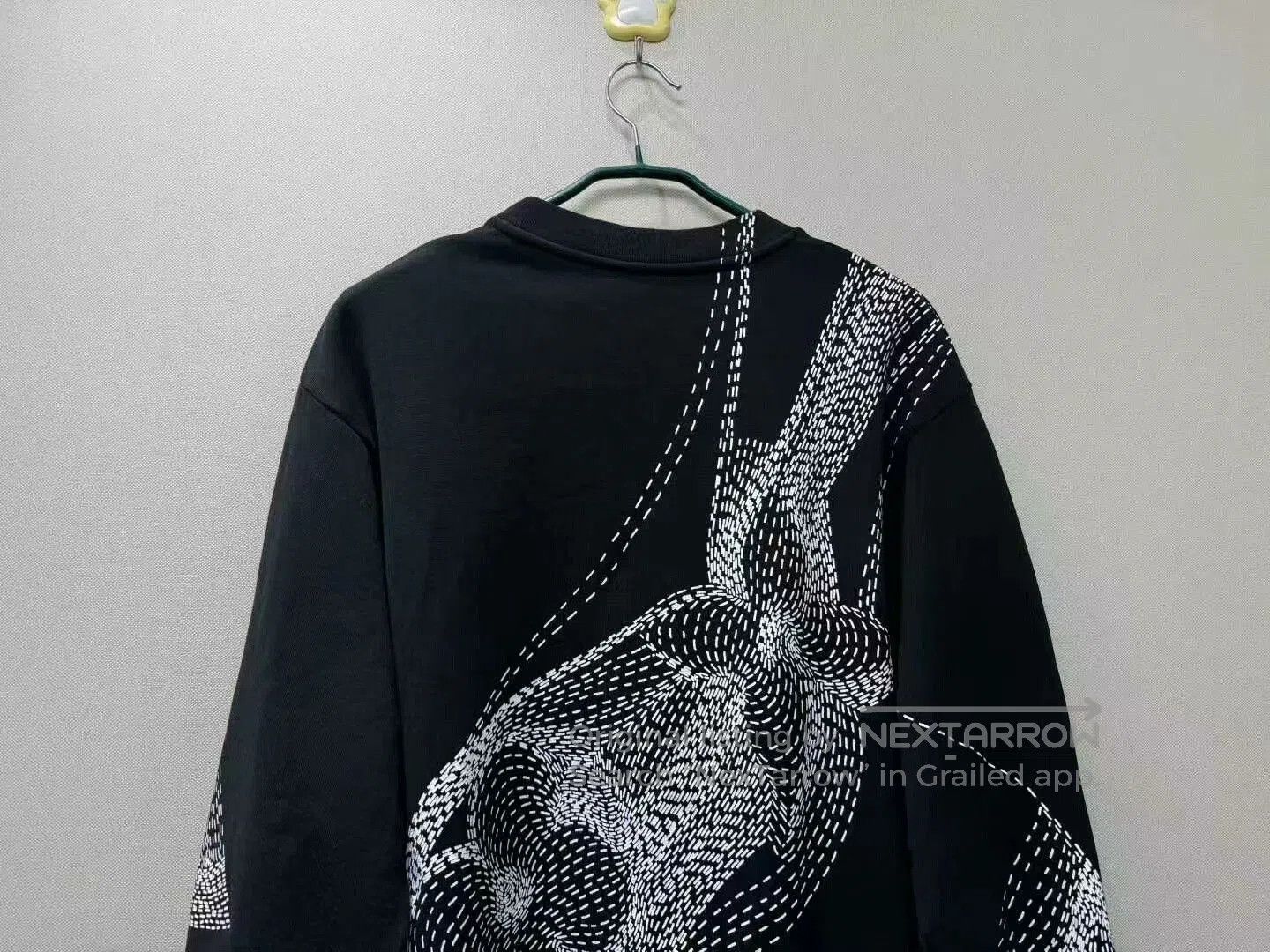 Louis Vuitton louis vuitton black floral logo sweatshirt XL. Size US XL / EU 56 / 4 - 5 Thumbnail