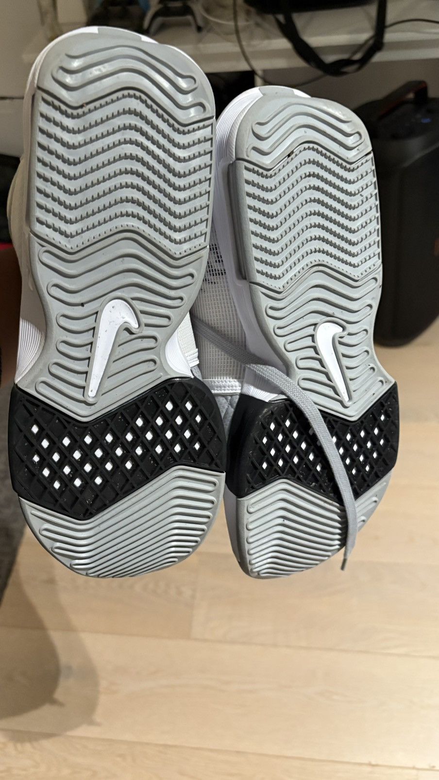 Nike Lebron Witness VIII Size US 10 / EU 43 - 4 Thumbnail