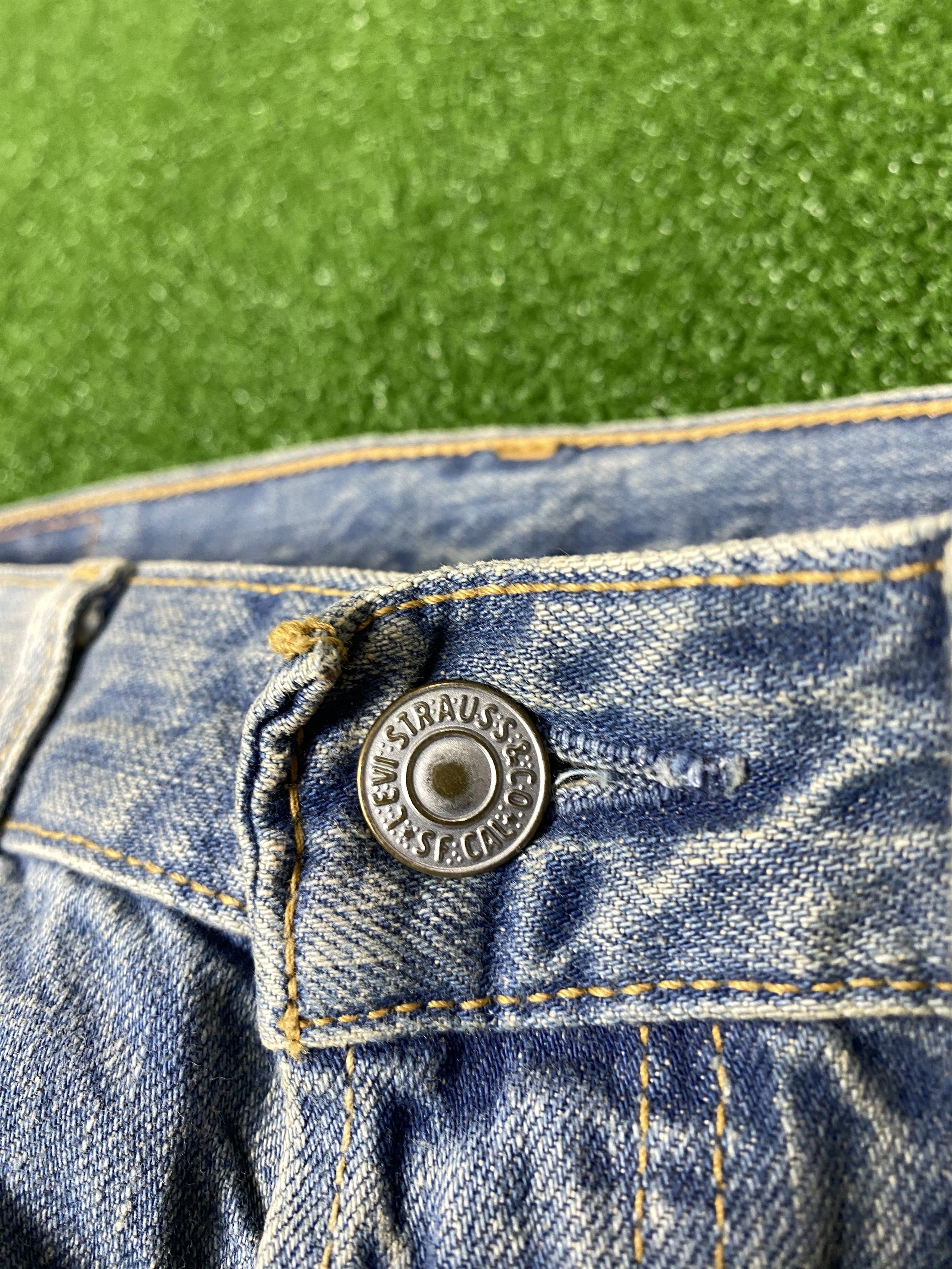 Levi's Vintage Levi's 501 Faded Mid Wash Jeans CP0034 Size US 32 / EU 48 - 3 Thumbnail