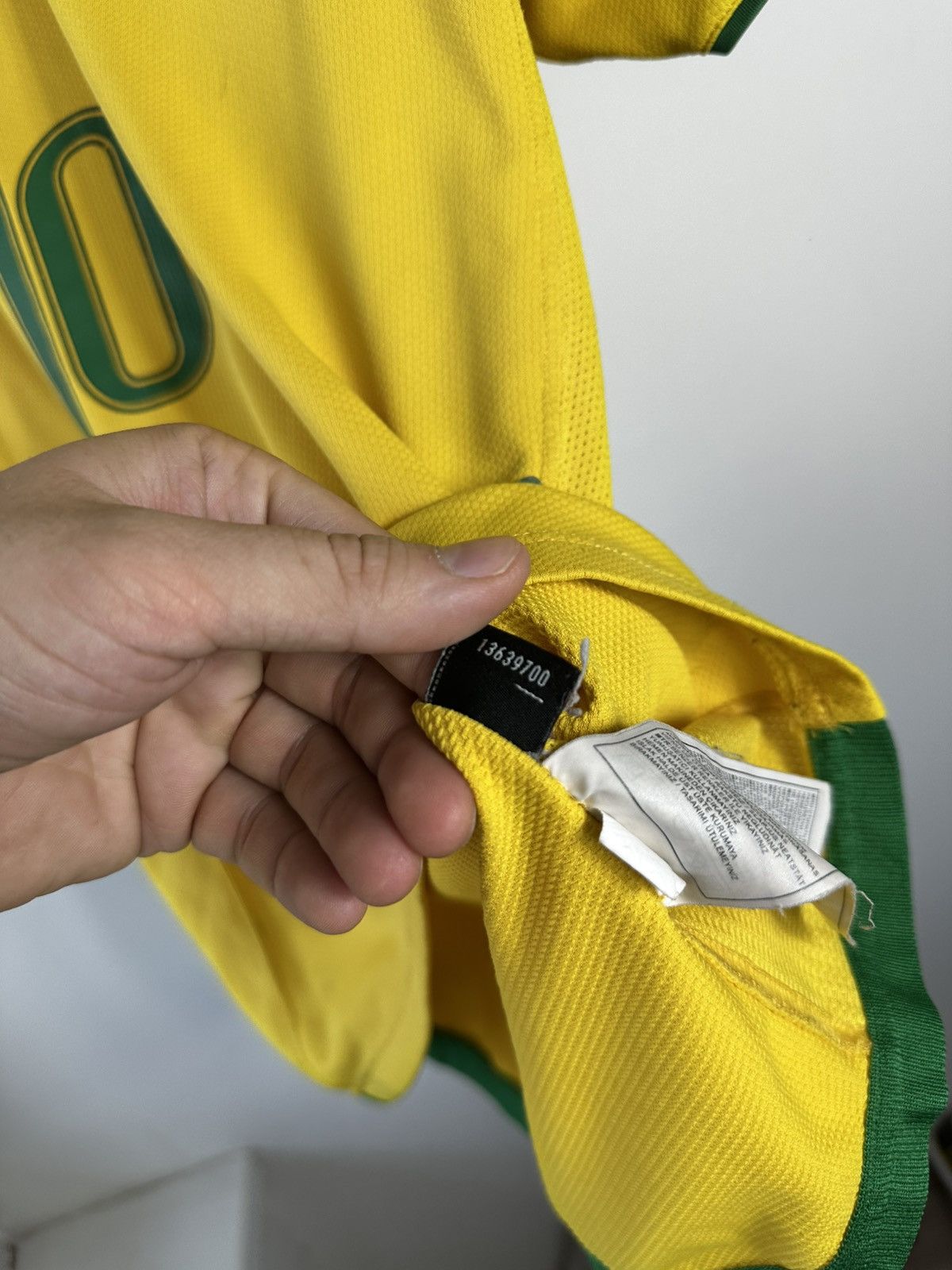 Nike Vintage Nike Brazil 2004/06 Home Jersey Ronaldinho #10 Size US M / EU 48-50 / 2 - 6 Thumbnail