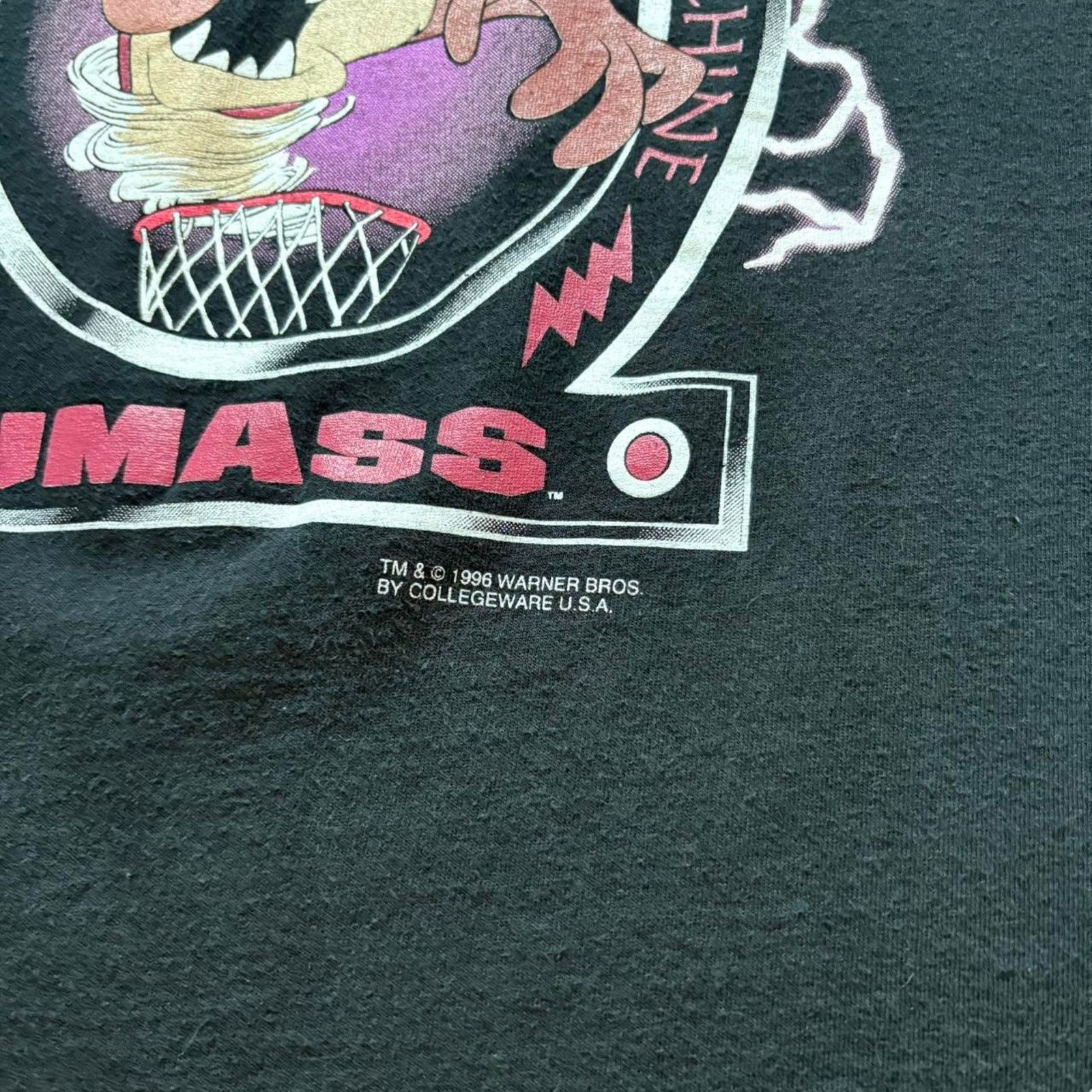 Vintage Vintage 1990s taz umass collegeuniversity Size US L / EU 52-54 / 3 - 2 Thumbnail