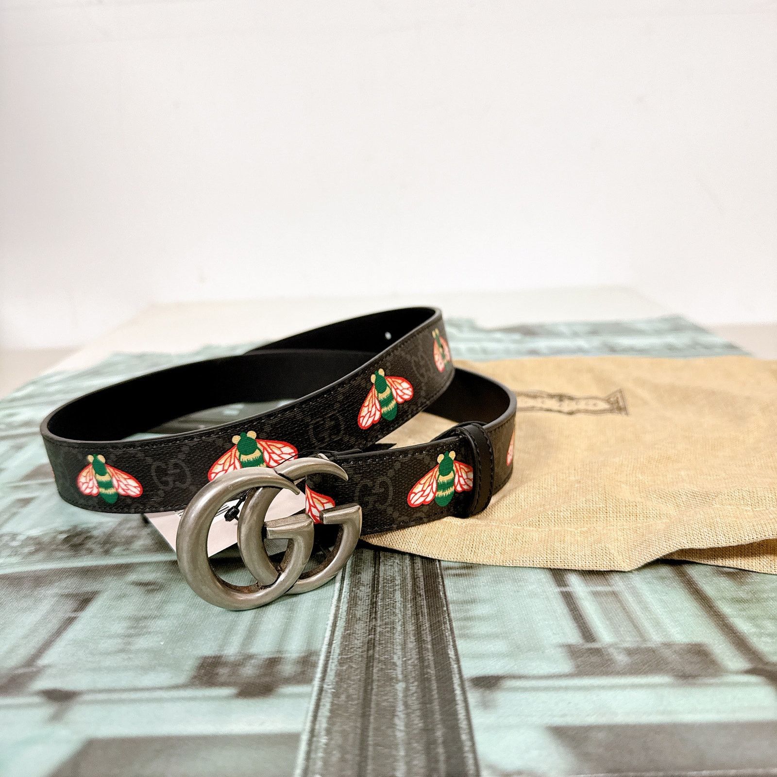 Gucci Gucci 414516 GG Logo Buckle Marmont Bees Print Leather Belt Size ONE SIZE - 5 Thumbnail