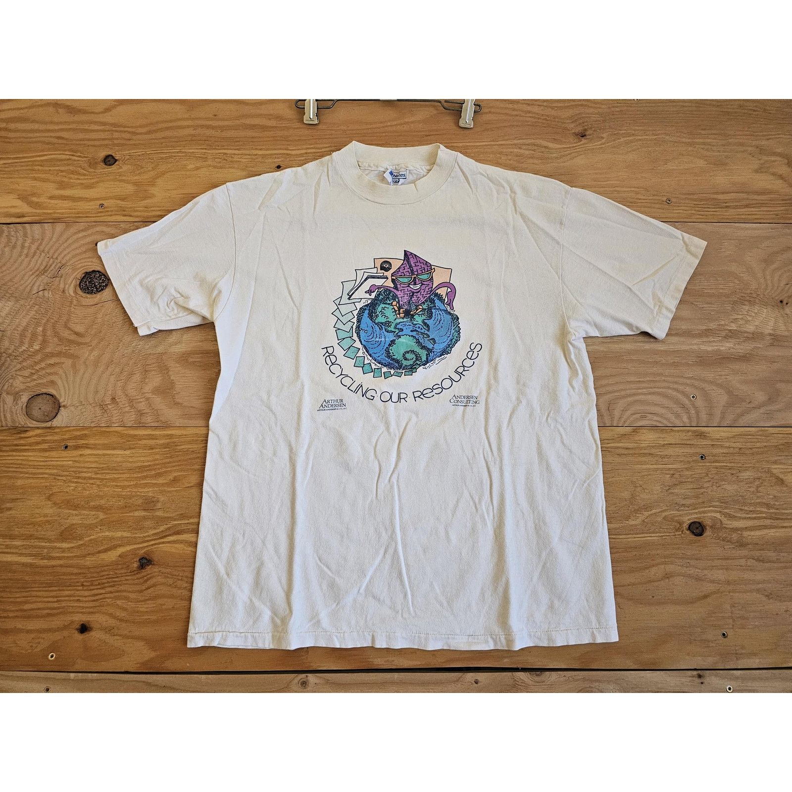 Hanes Helping People Helping the Earth T-shirt Double sided XL 90s Size US XL / EU 56 / 4 - 1 Thumbnail