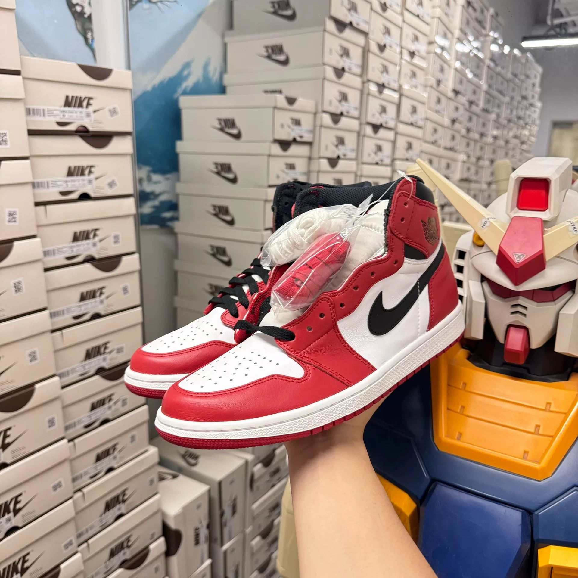 Nike Nike Red Lowtop Sneakers 11.5 Men Size US 11.5 / EU 44-45 - 1 Thumbnail
