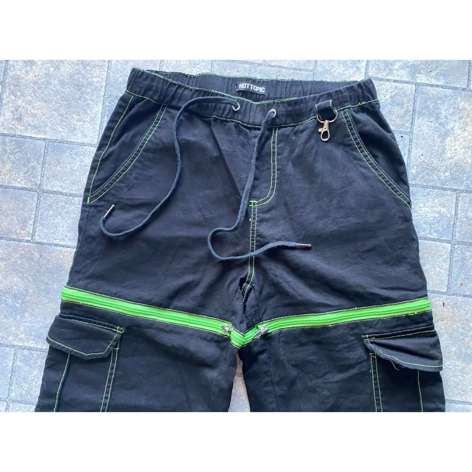 Hot Topic VINTAGE Hot Topic WOMENS SIZE 3 Black & Green Zip-Off Cargo Carpenter Pants Women Size 26" / US 2 / IT 38 - 4 Thumbnail