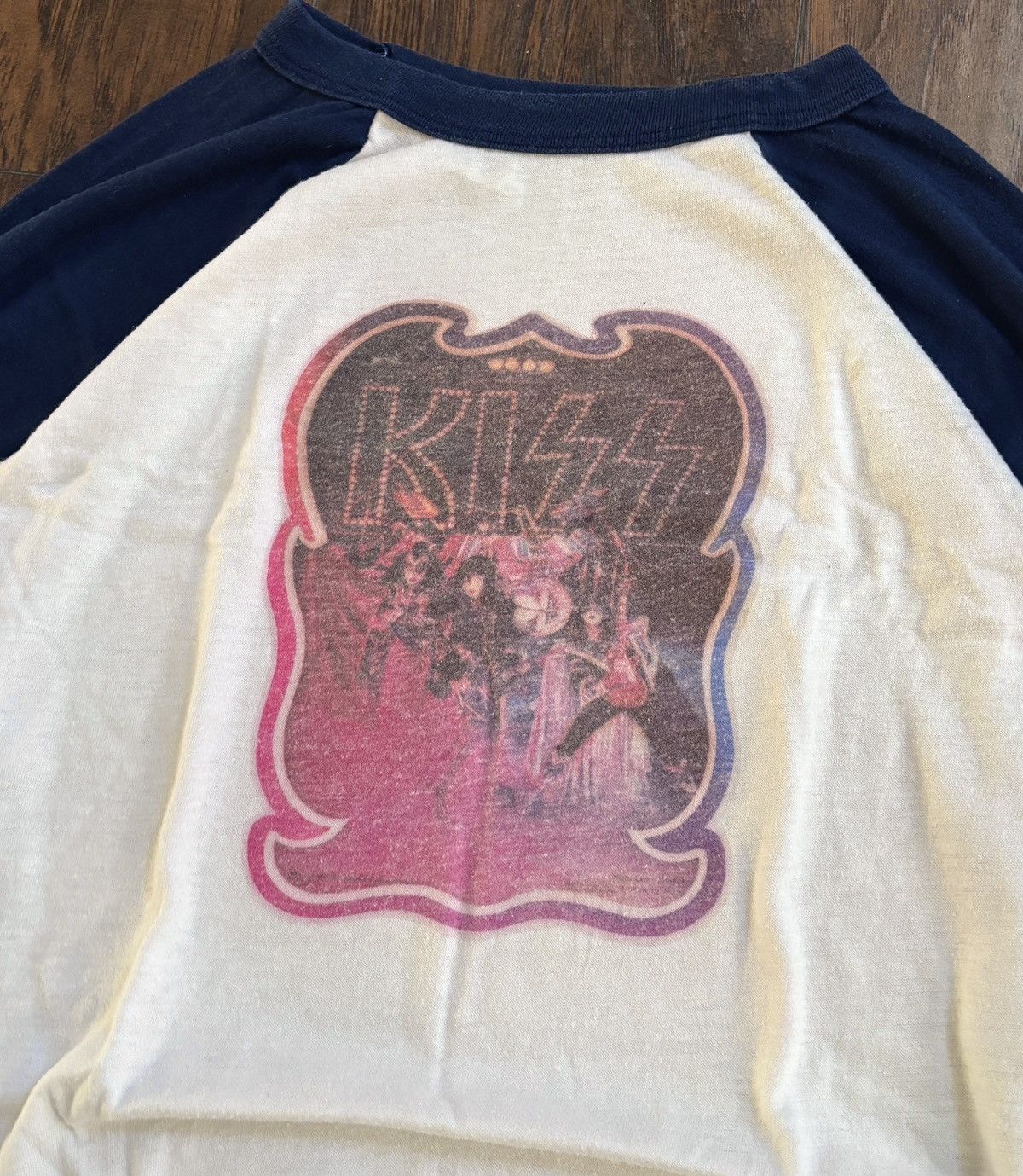 Band Tees Vintage 80s KISS band graphic raglan t shirt rare Size US M / EU 48-50 / 2 - 1 Thumbnail