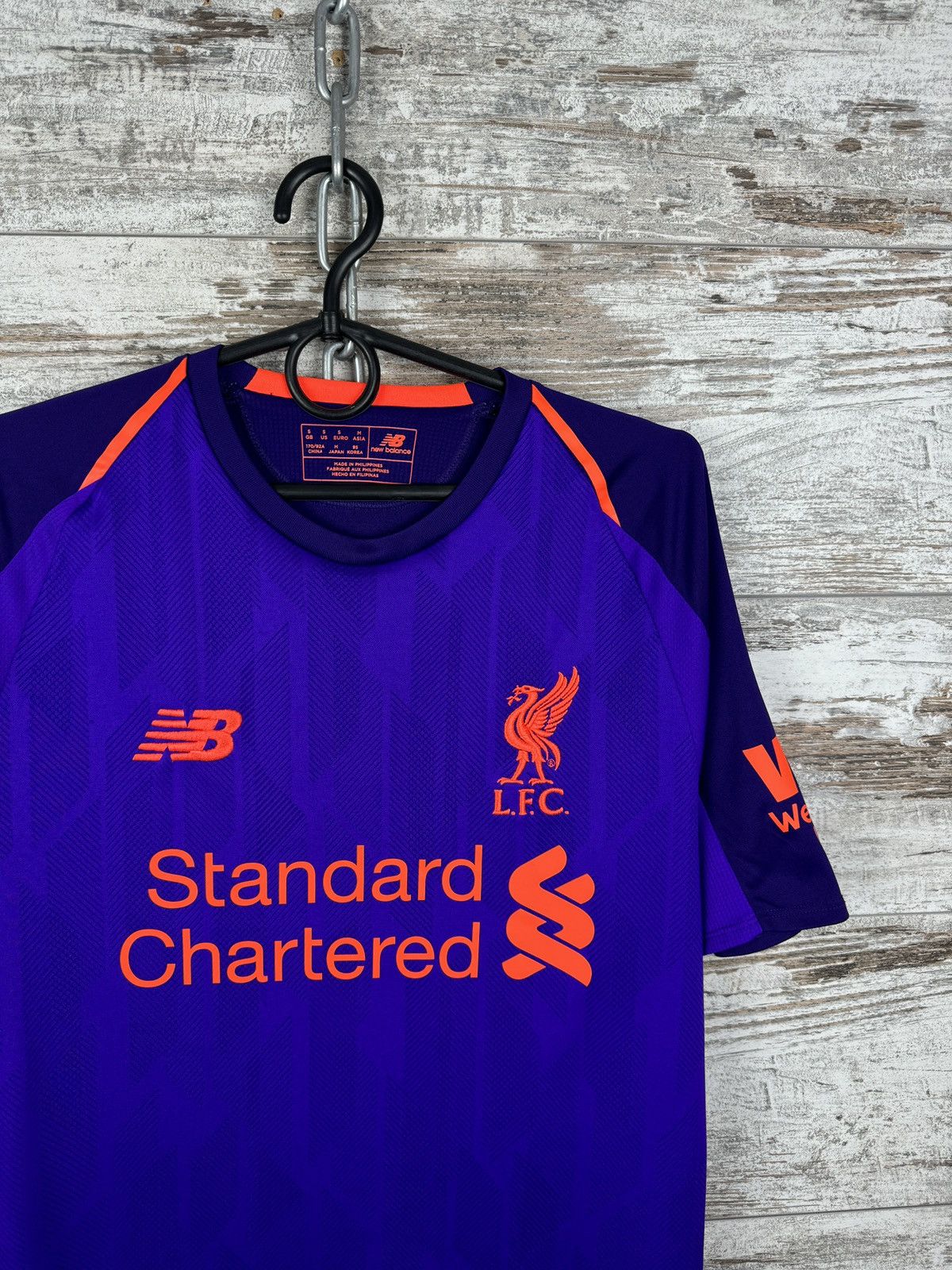 Vintage Mens Vintage New Balance Liverpool FC T-shirt soccer jersey Size US S / EU 44-46 / 1 - 3 Thumbnail