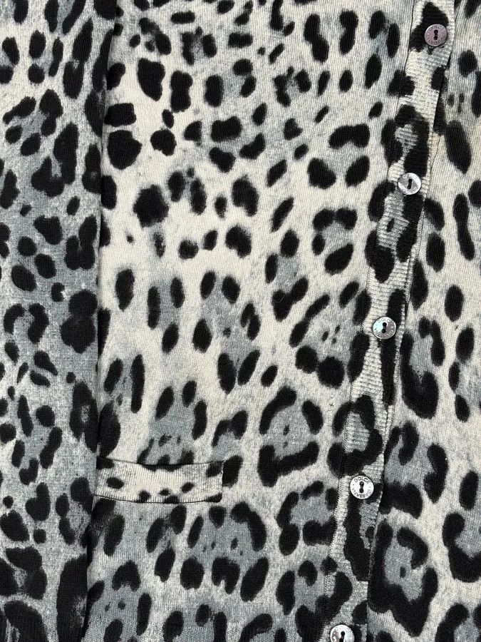 Dolce & Gabbana 2010s Dolce & Gabbana Blue Wool Leopard Print Cardigan Sweater Size S / US 4 / IT 40 - 9 Thumbnail