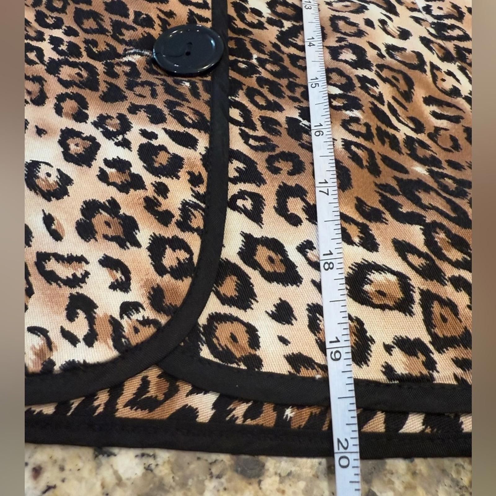 Other White House Black Market crop leopard print blazer SZ 2 Size XS / US 0-2 / IT 36-38 - 10 Thumbnail