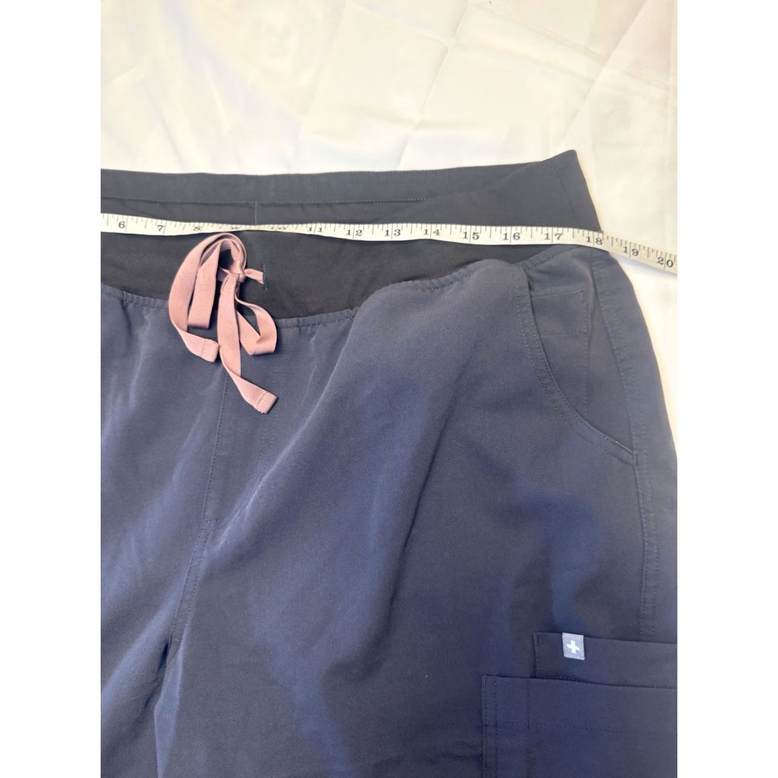 Vintage FIGS Technical Collection Scrub Pants Cargo Bottoms Women 2XL Gray Polyester Spandex Medical Size US 39 - 6 Thumbnail