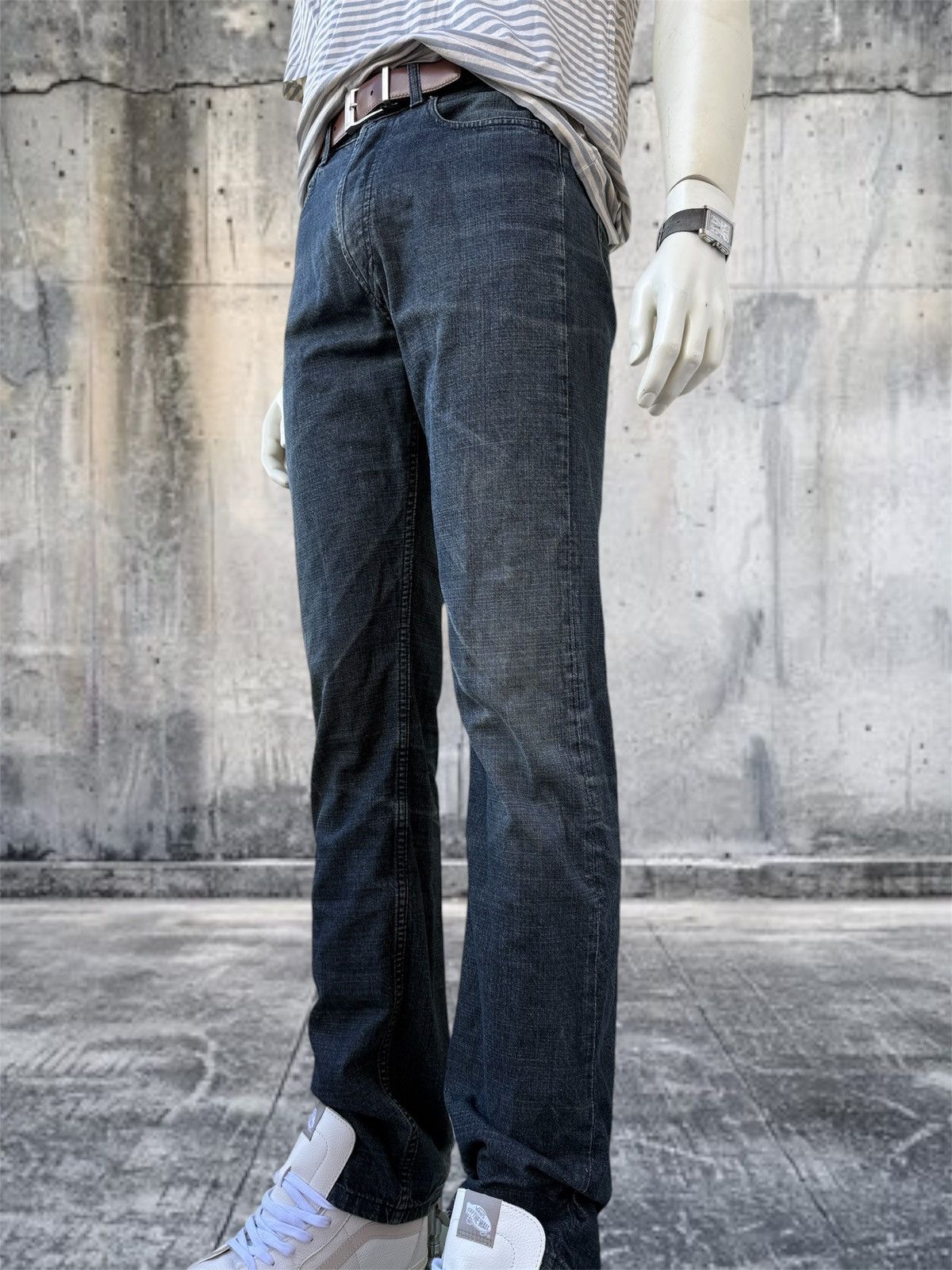 A.P.C. Straight Leg Well-Worn Fades Size US 29 - 2 Thumbnail