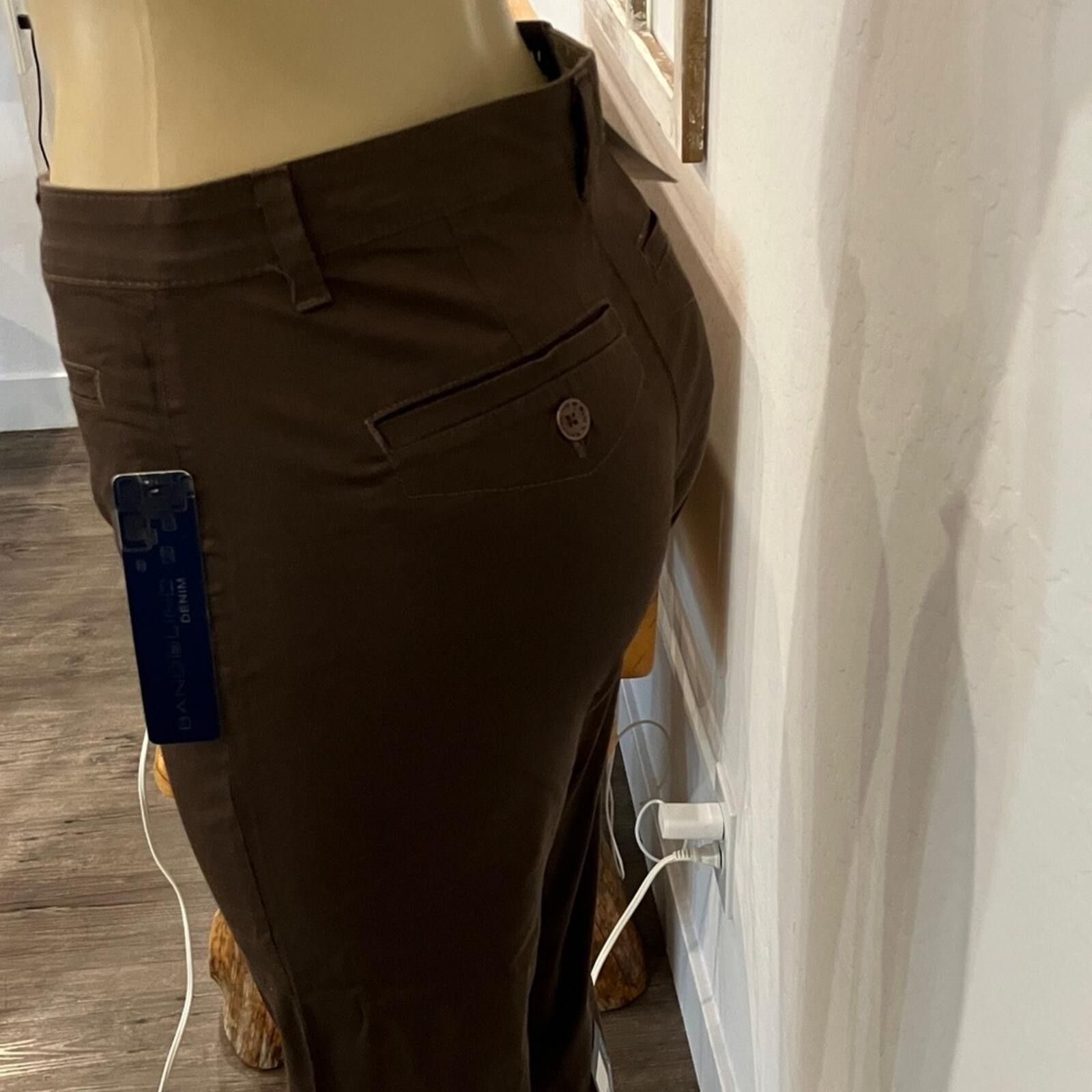 Other Bandolino Brown Capri Pants Size 6 Size 28" / US 6 / IT 42 - 3 Thumbnail